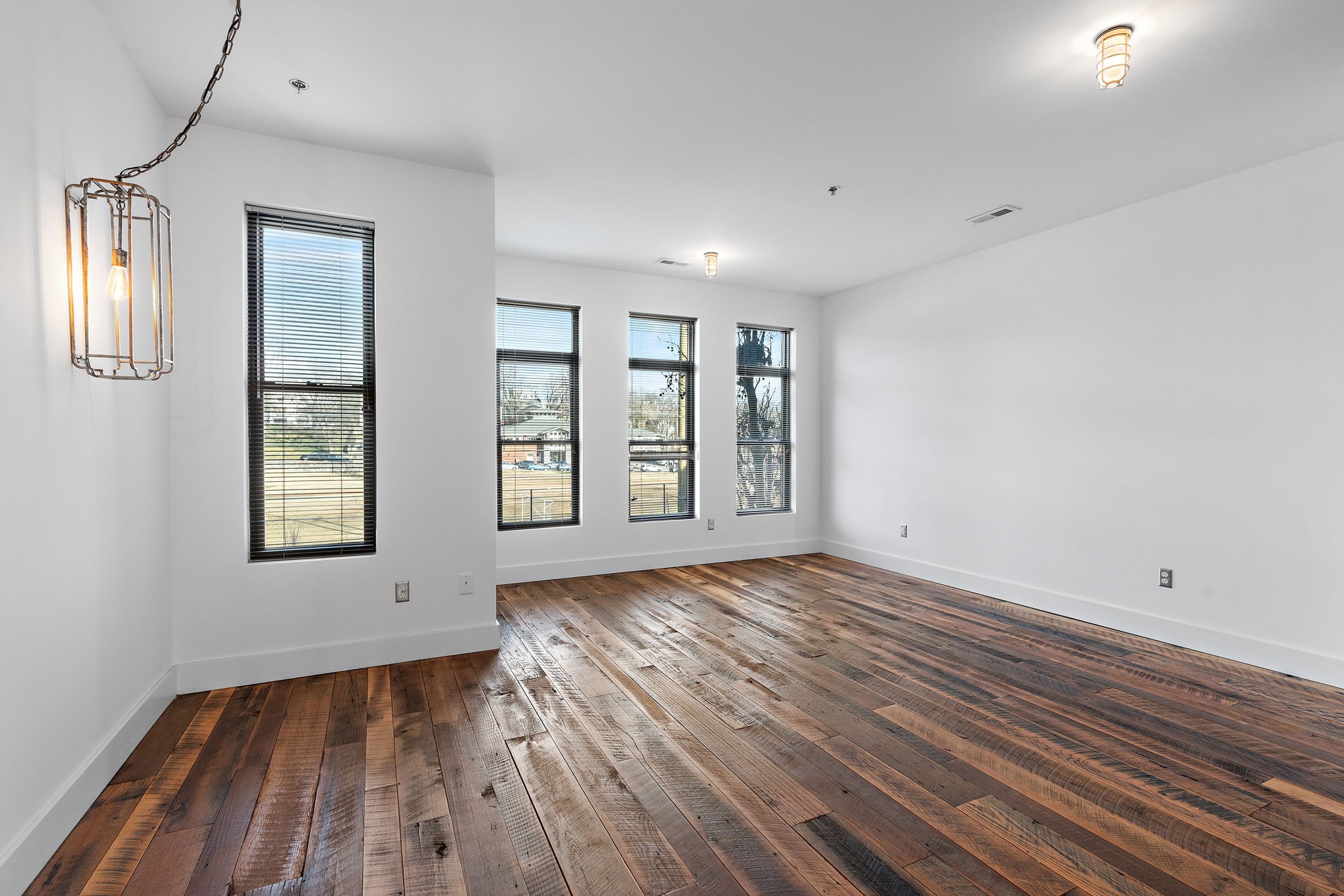 1225 4th Ave, S Unit: 204