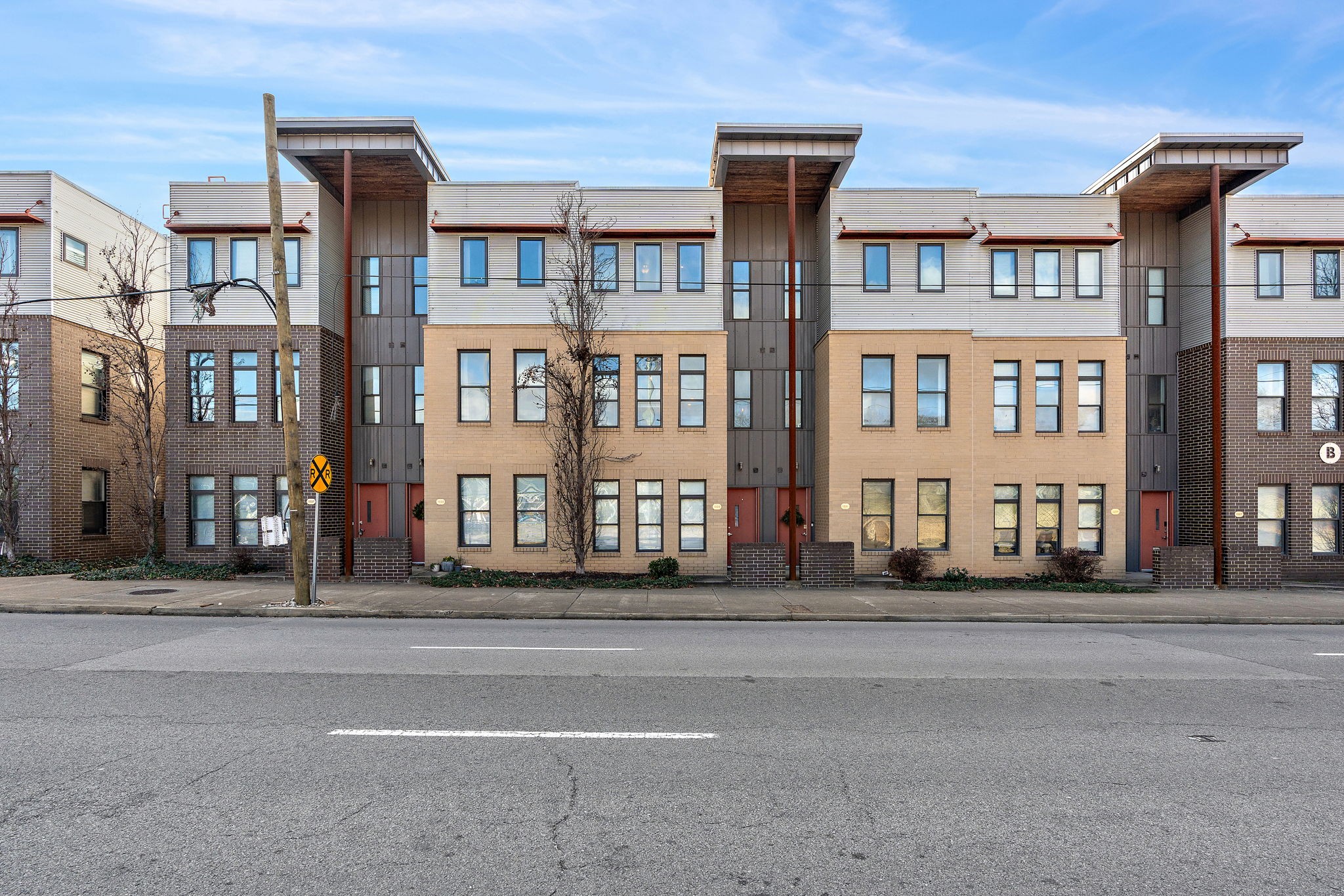 1225 4th Ave, S Unit: 204