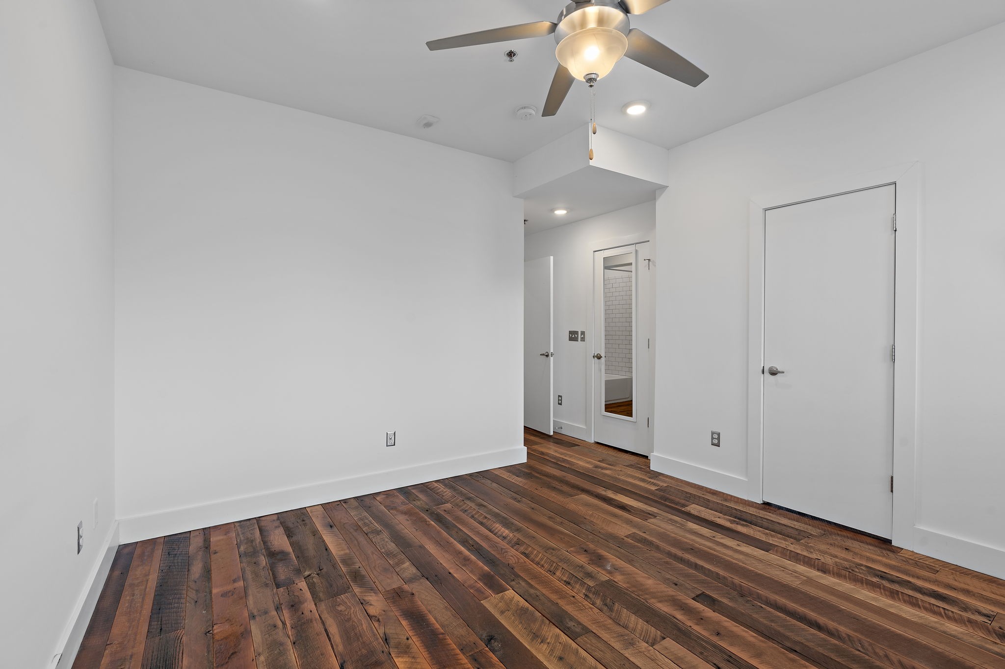 1225 4th Ave, S Unit: 204