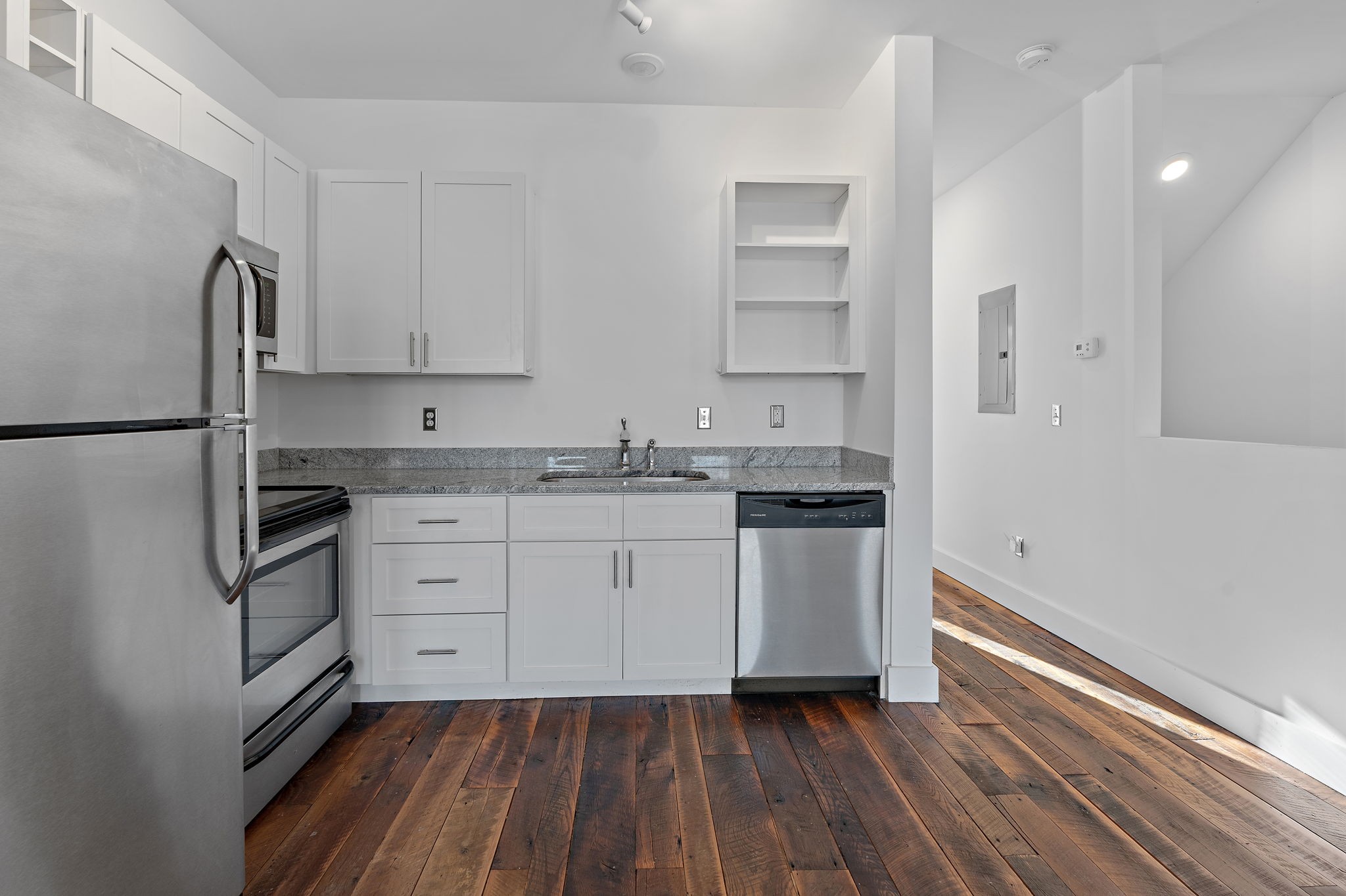 1225 4th Ave, S Unit: 204