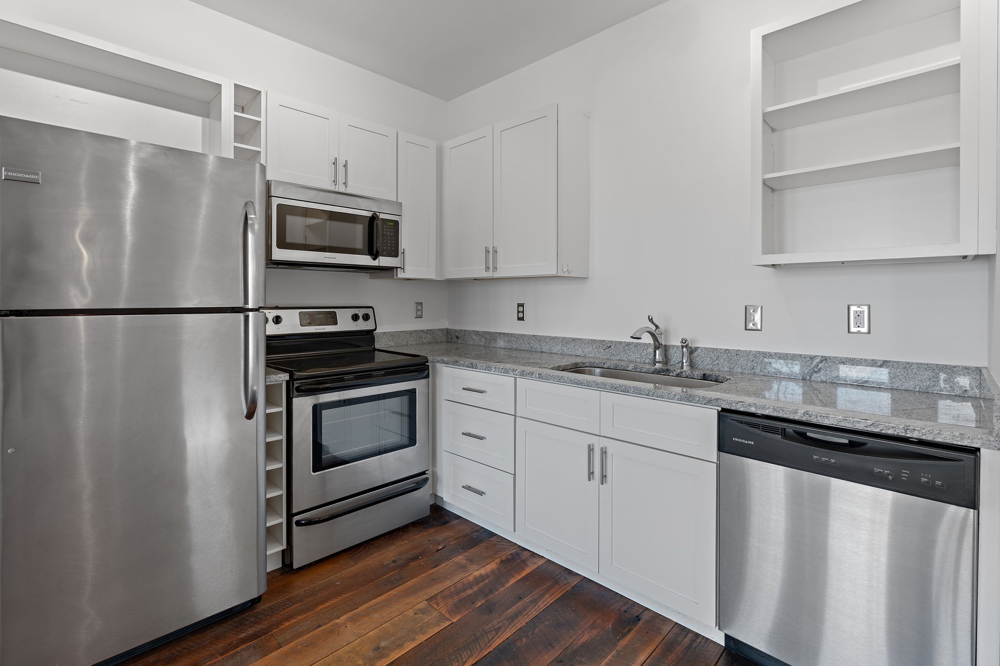 1225 4th Ave, S Unit: 204