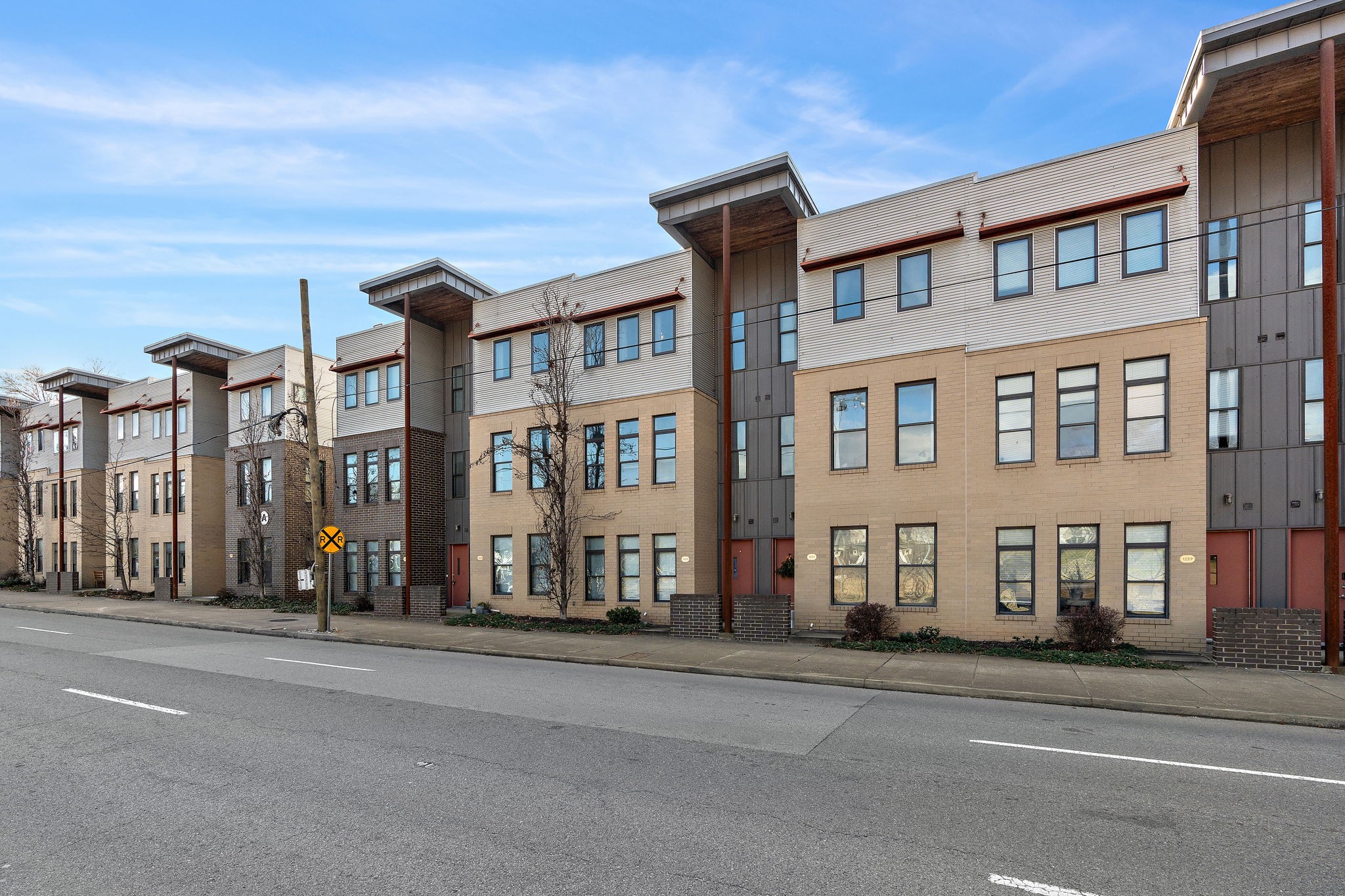 1225 4th Ave, S Unit: 204