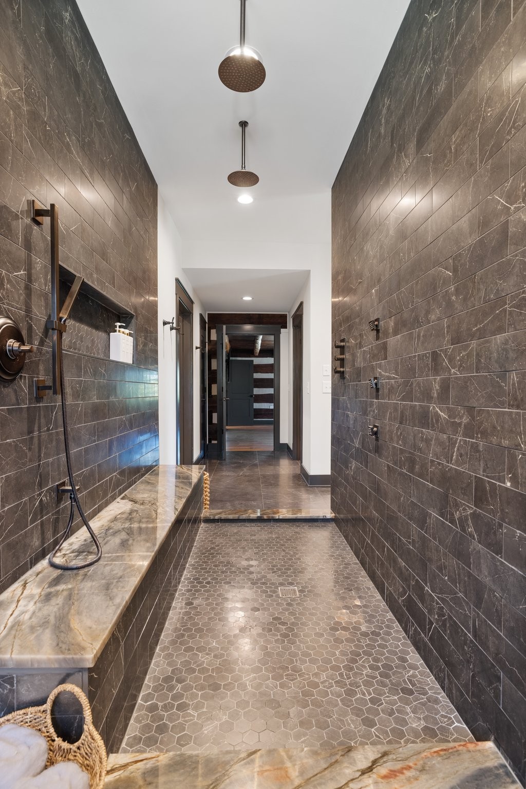 1554 Latimer Ln