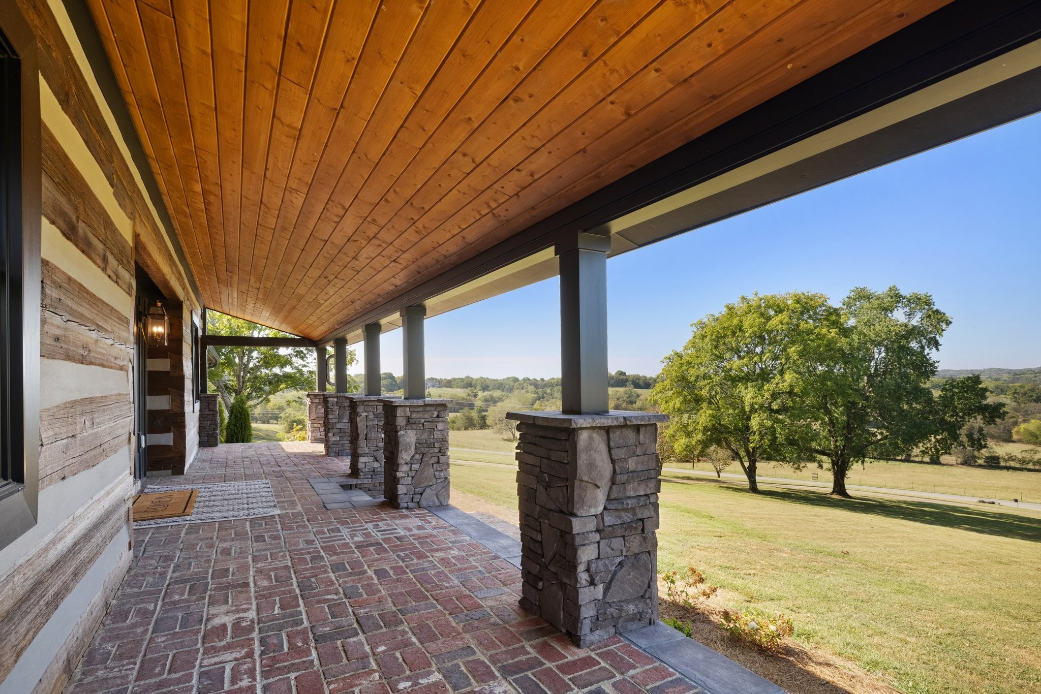 1554 Latimer Ln