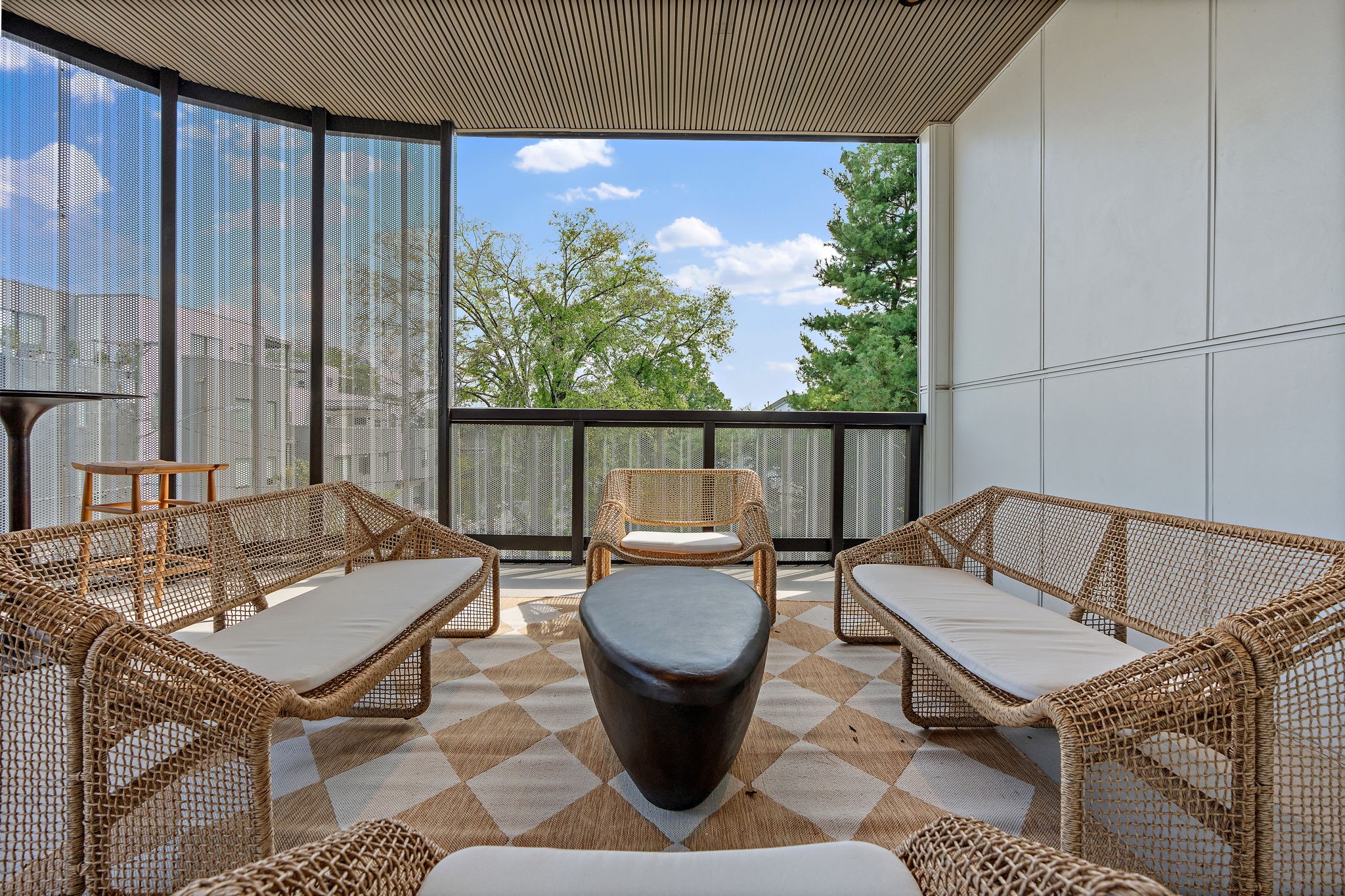 500 Merritt Ave Unit: 302