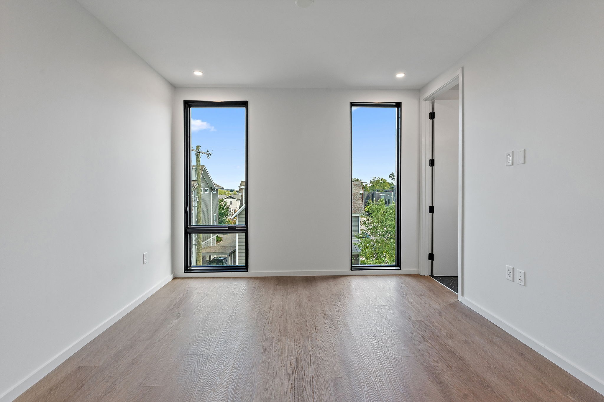 500 Merritt Ave Unit: 302