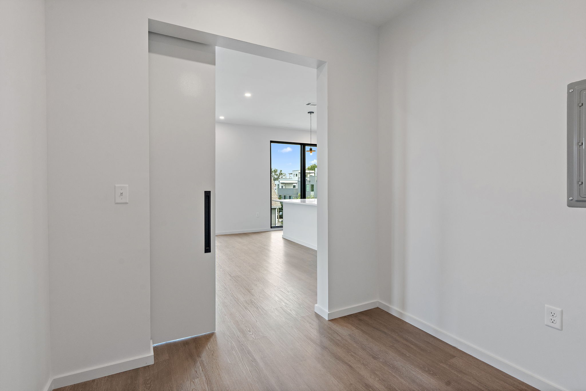 500 Merritt Ave Unit: 302