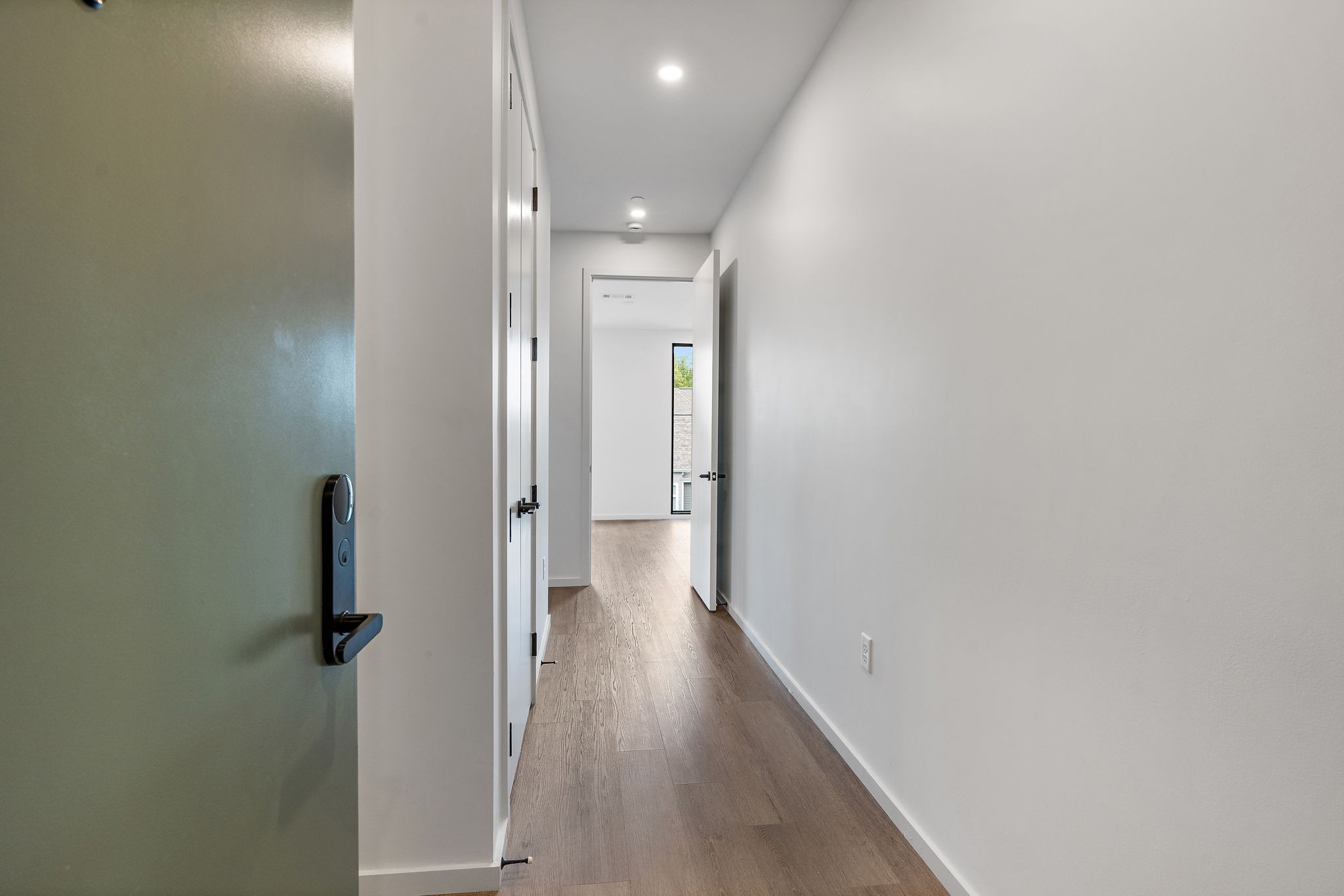 500 Merritt Ave Unit: 302