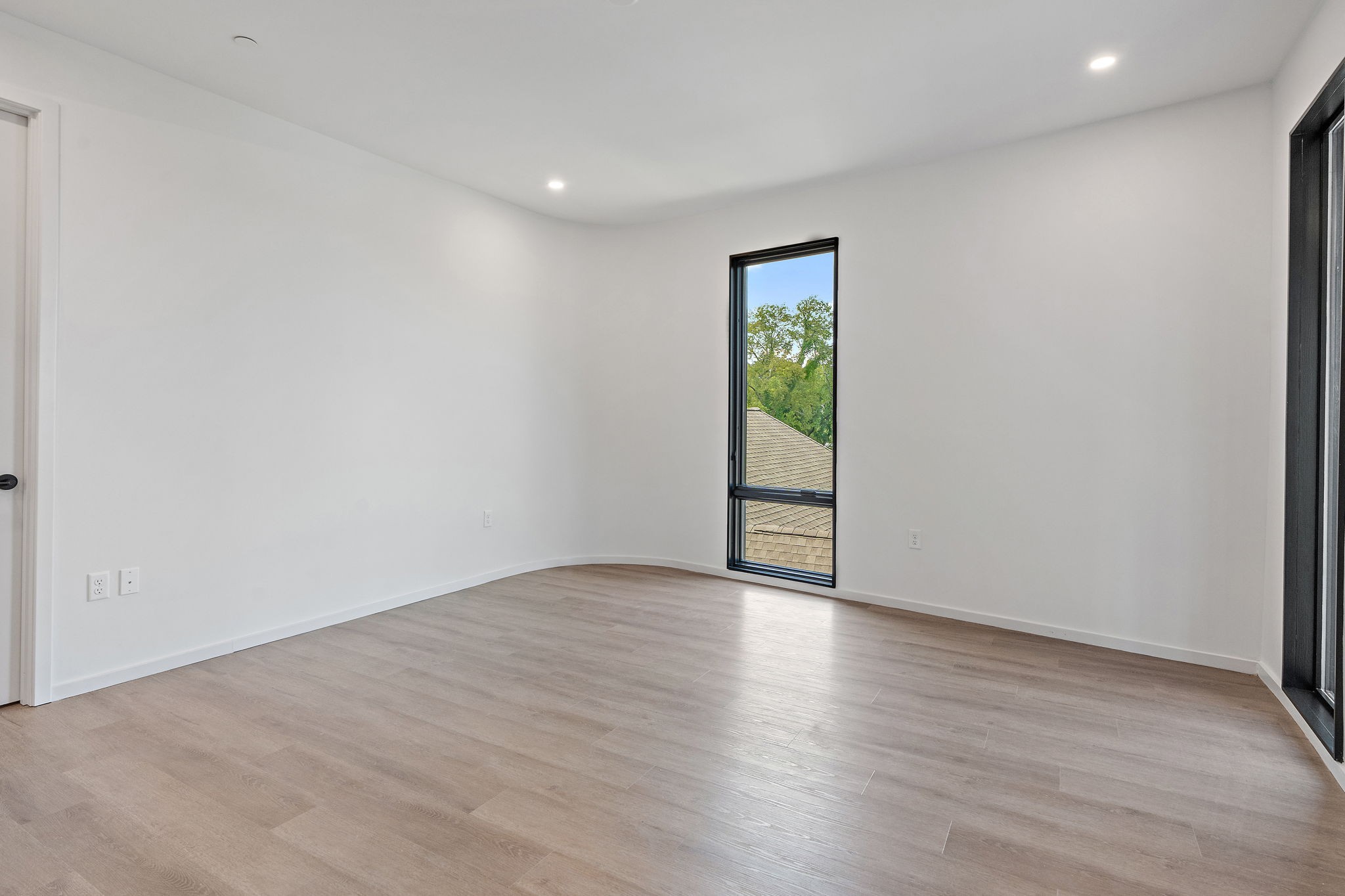 500 Merritt Ave Unit: 302