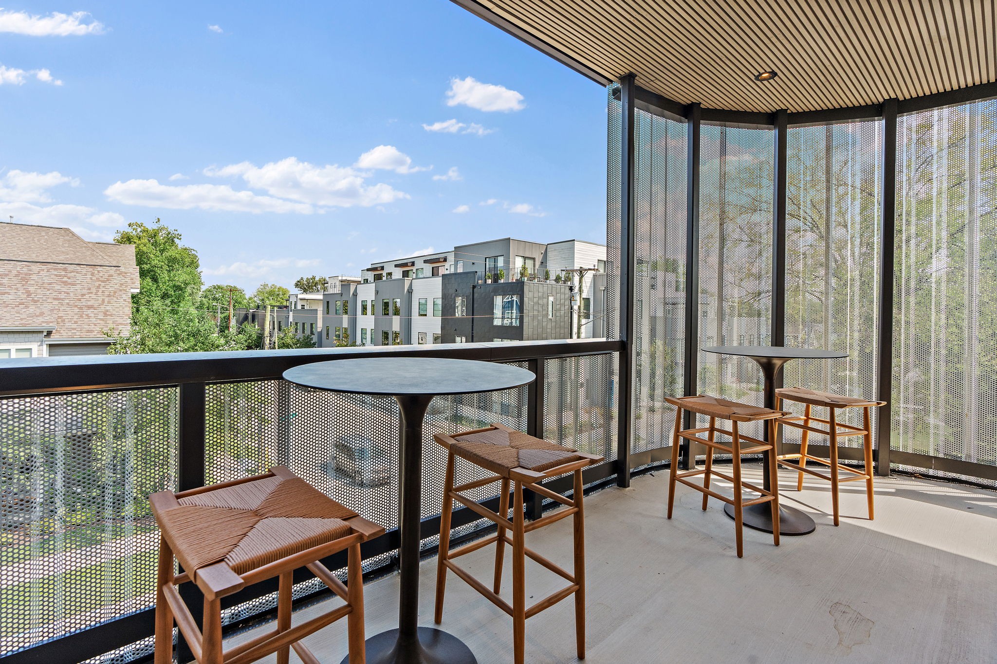 500 Merritt Ave Unit: 302