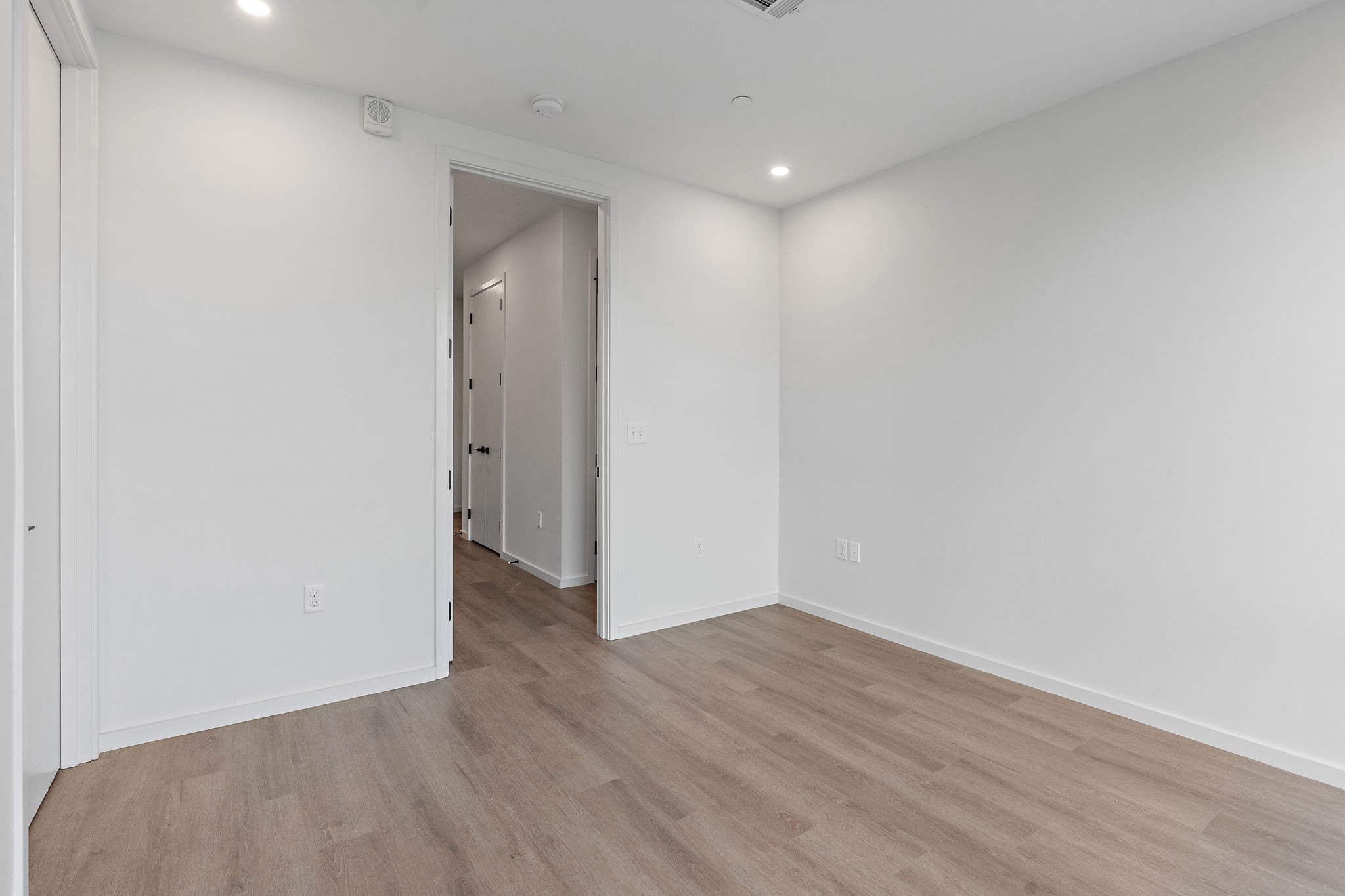 500 Merritt Ave Unit: 302