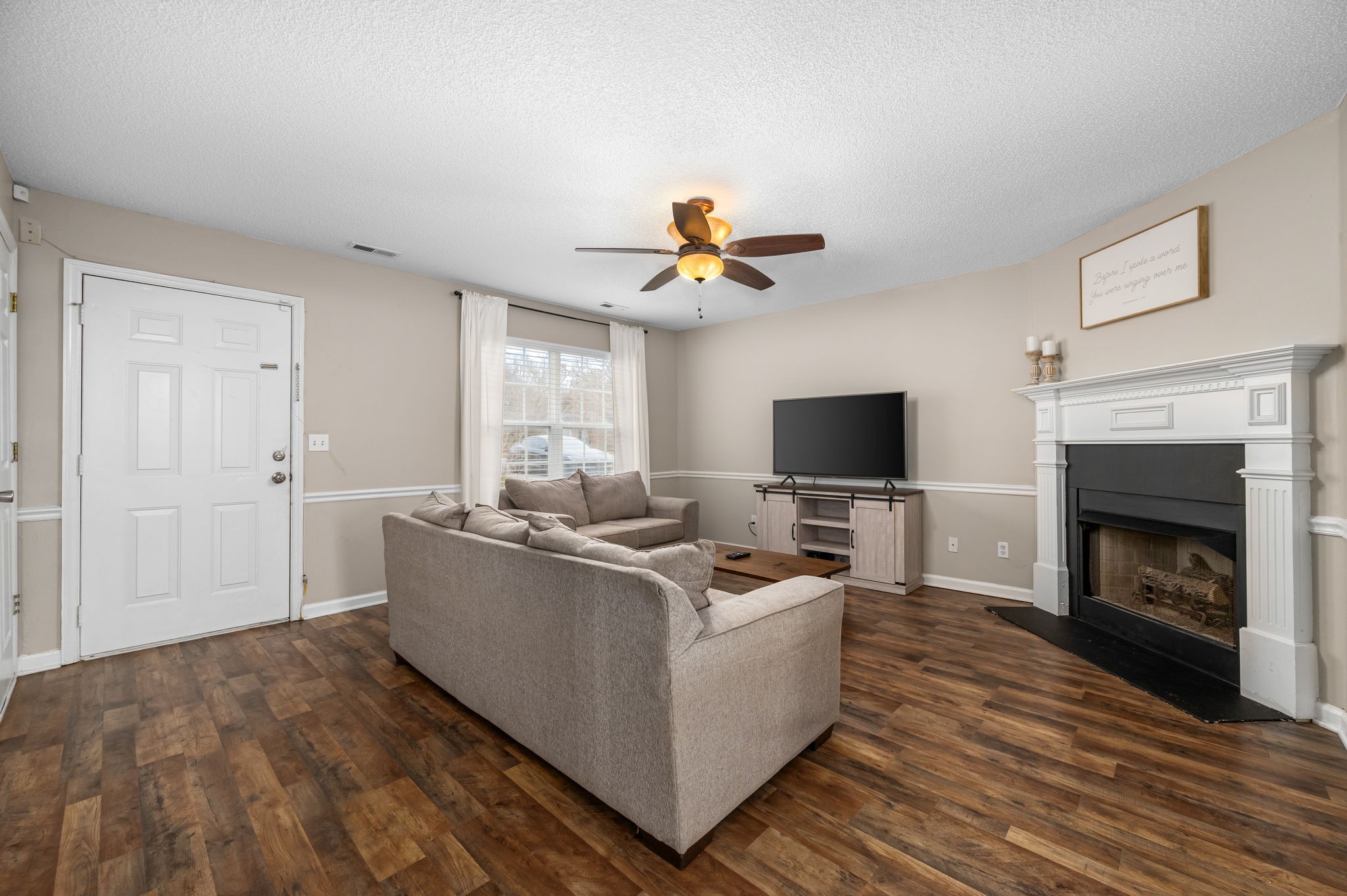 207 Needham Blvd