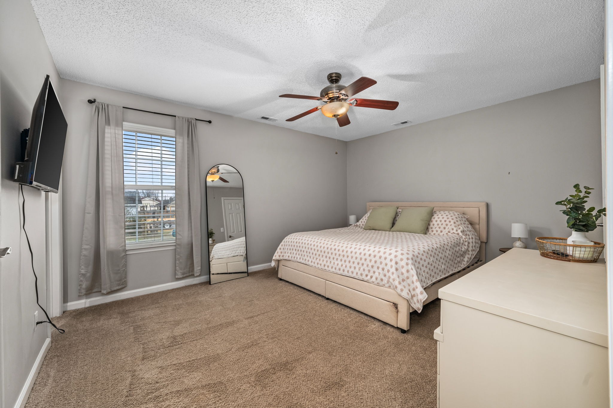 207 Needham Blvd