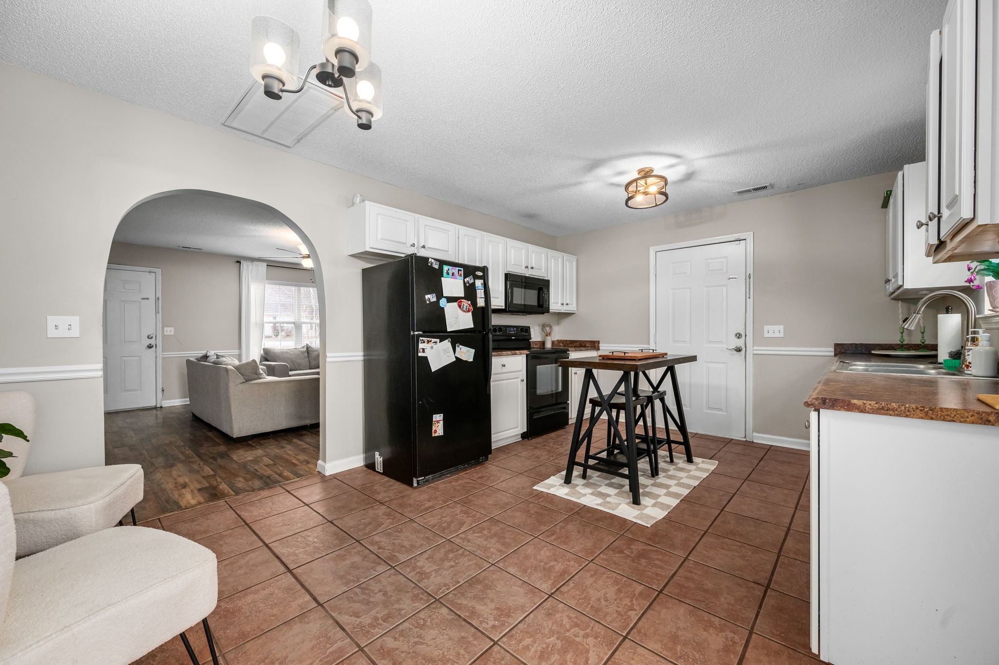 207 Needham Blvd