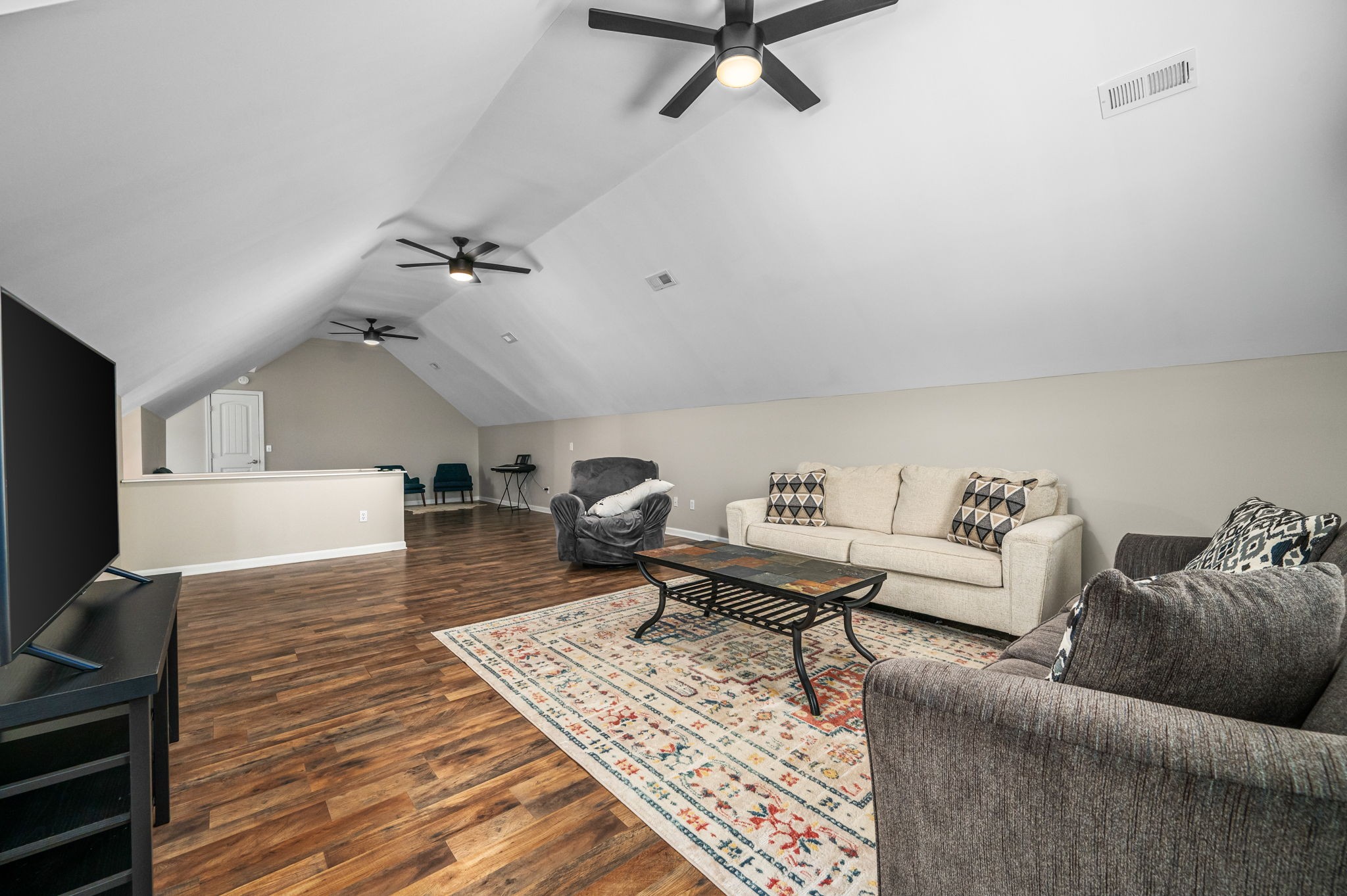 207 Needham Blvd