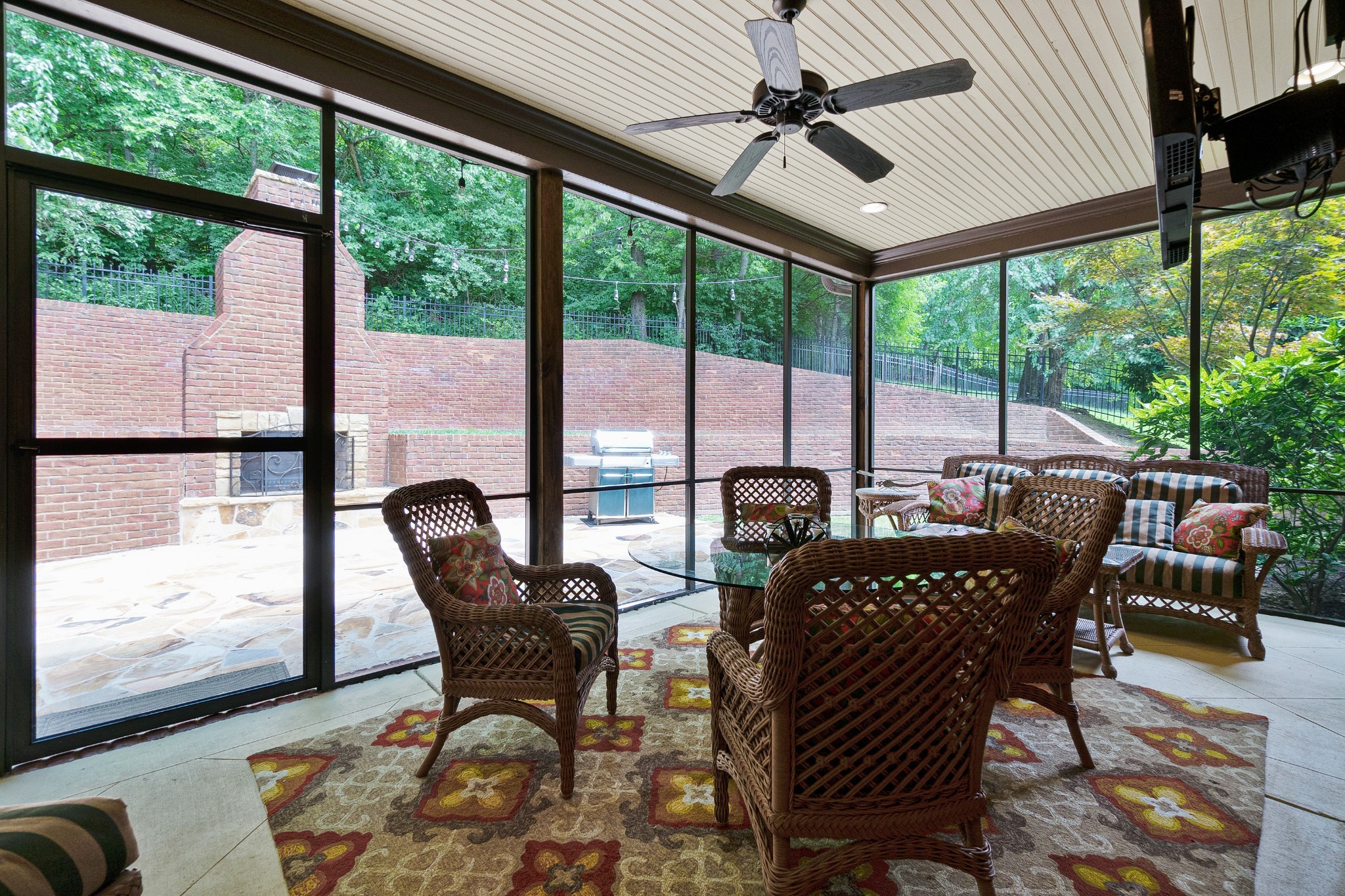 304 Hamlets End Way