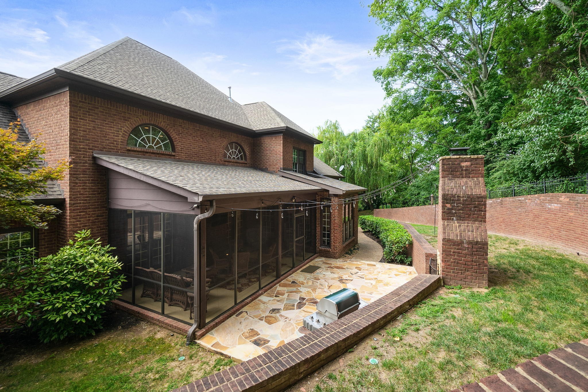 304 Hamlets End Way