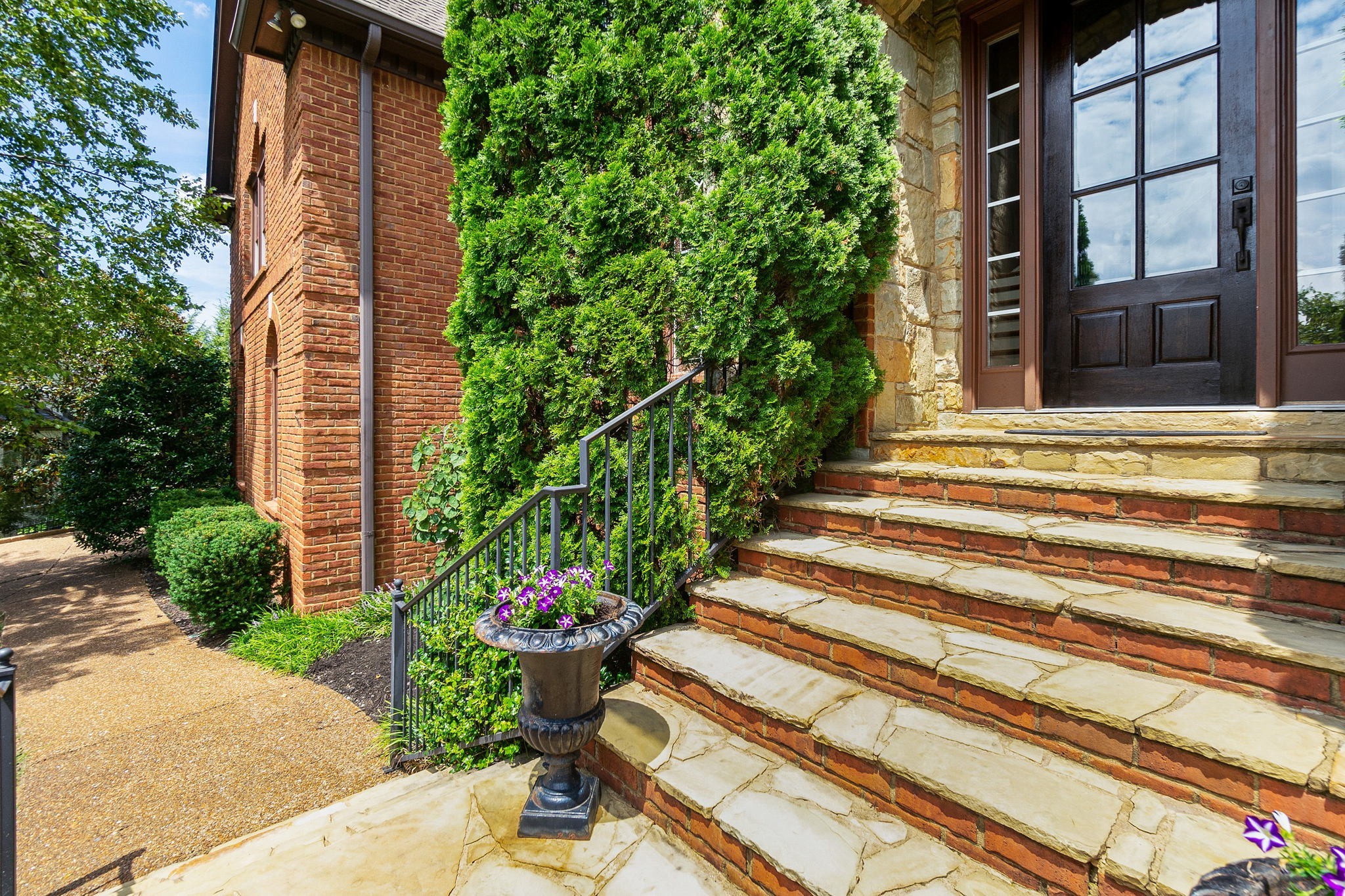 304 Hamlets End Way