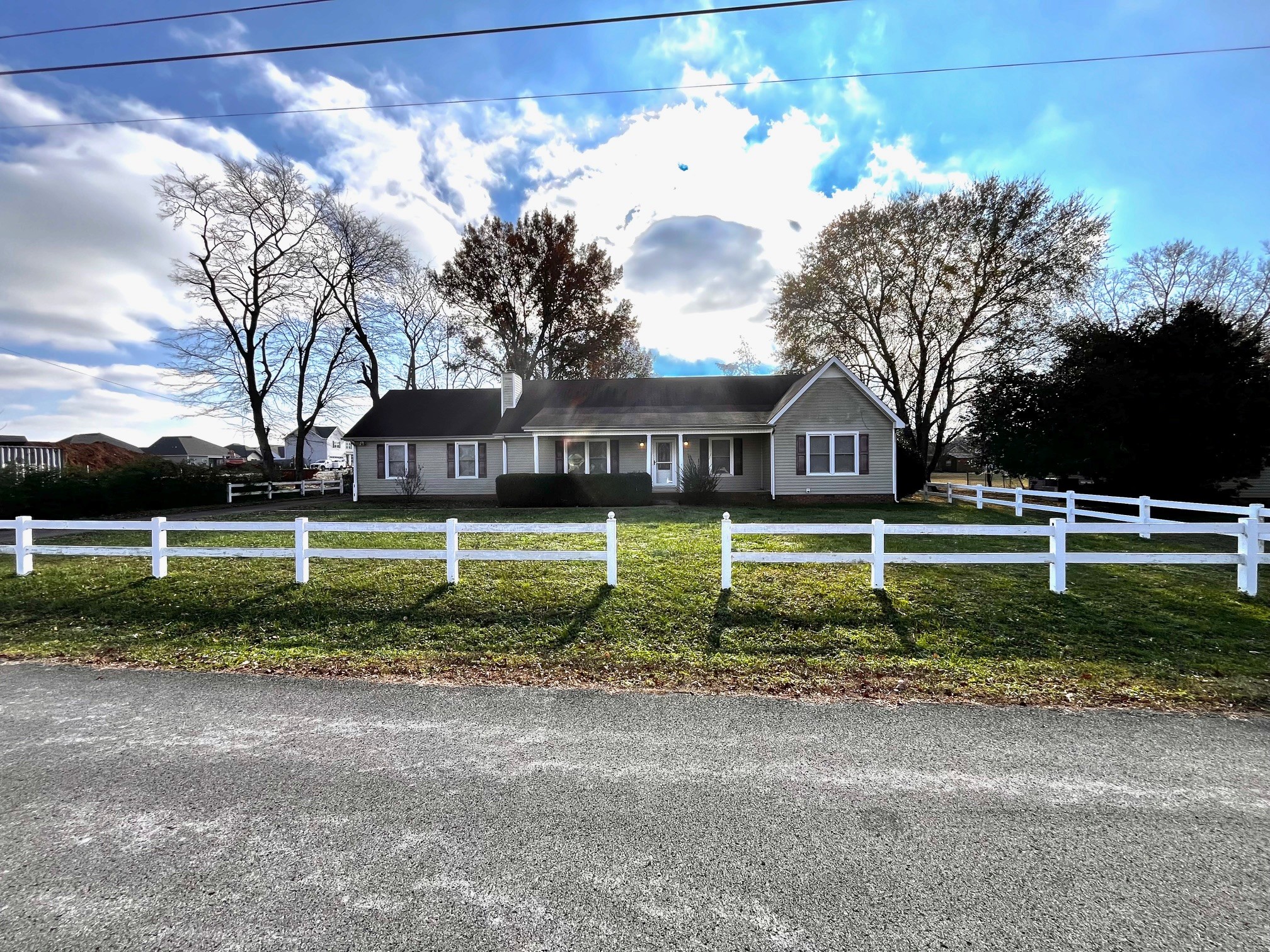 3833 Country Park Ln