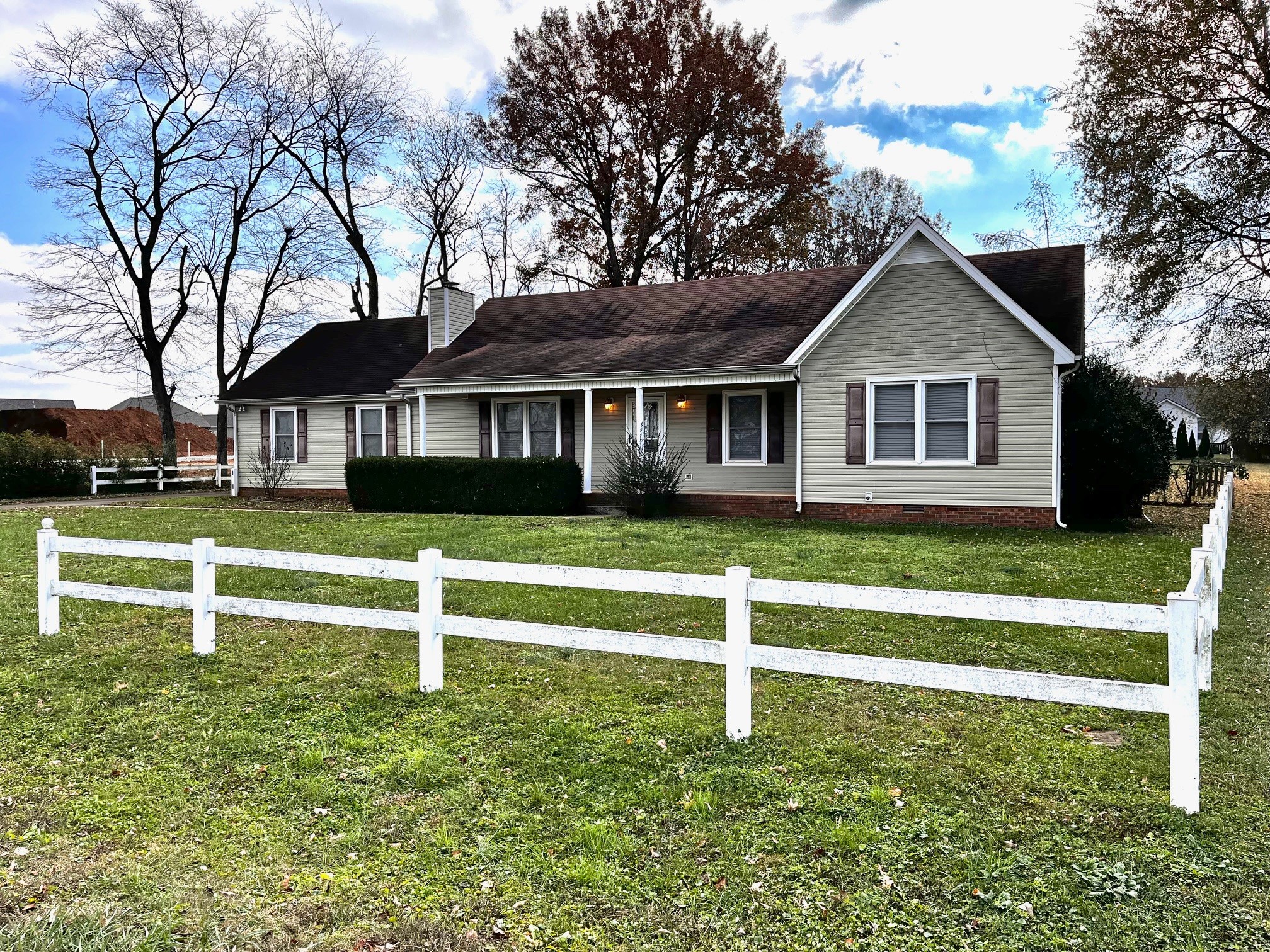3833 Country Park Ln