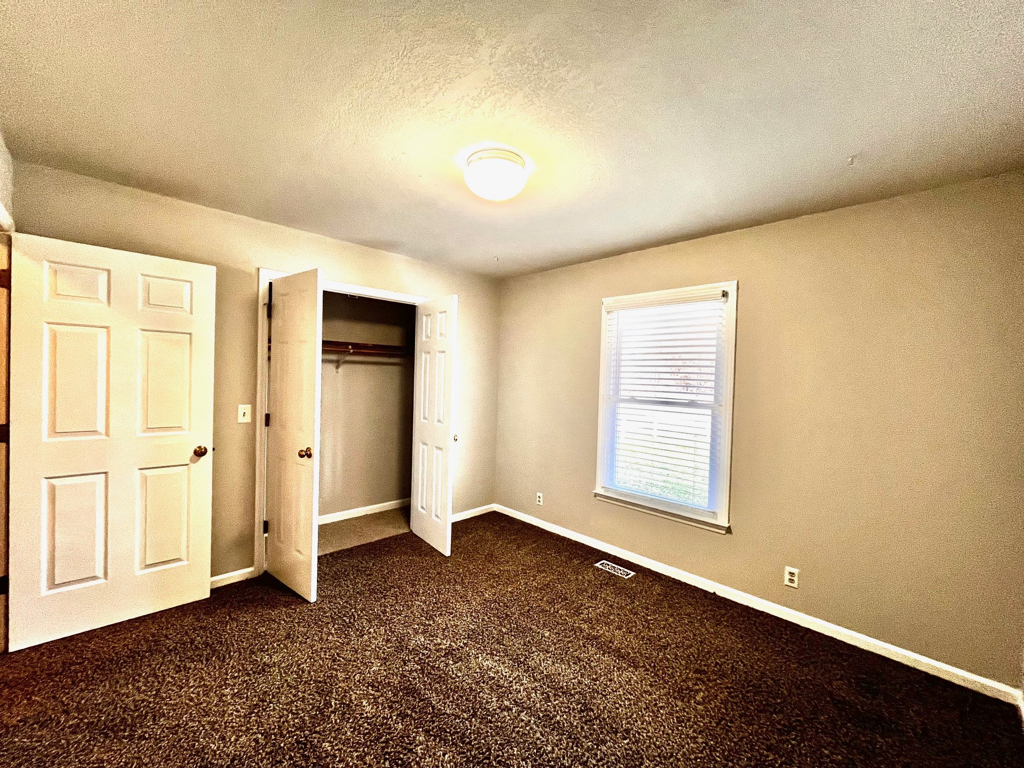 3833 Country Park Ln