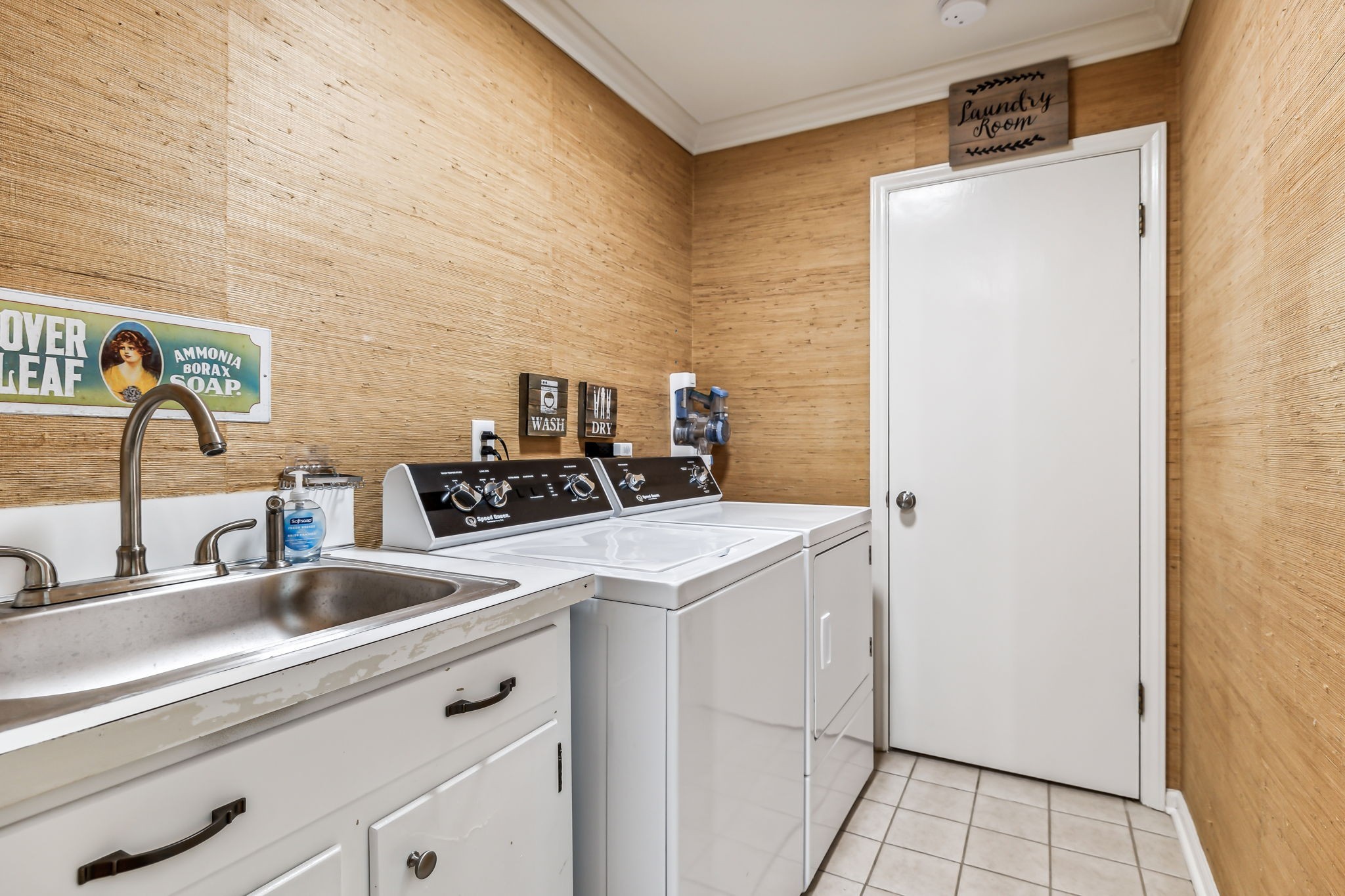 706 Cherokee Ct