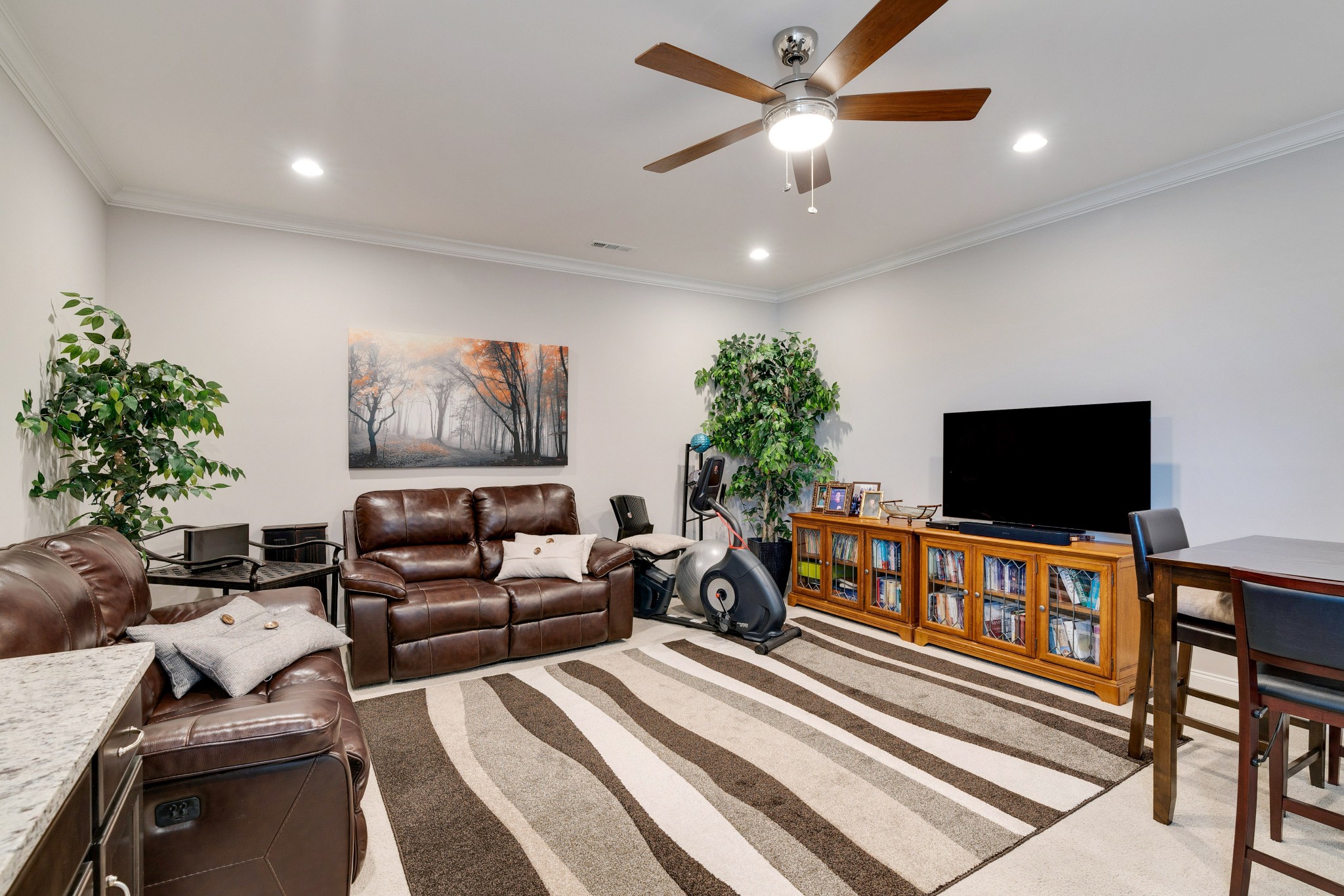 4071 Old Light Cir