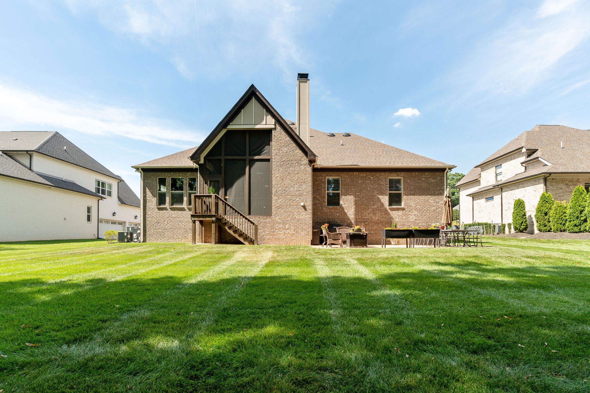 4071 Old Light Cir