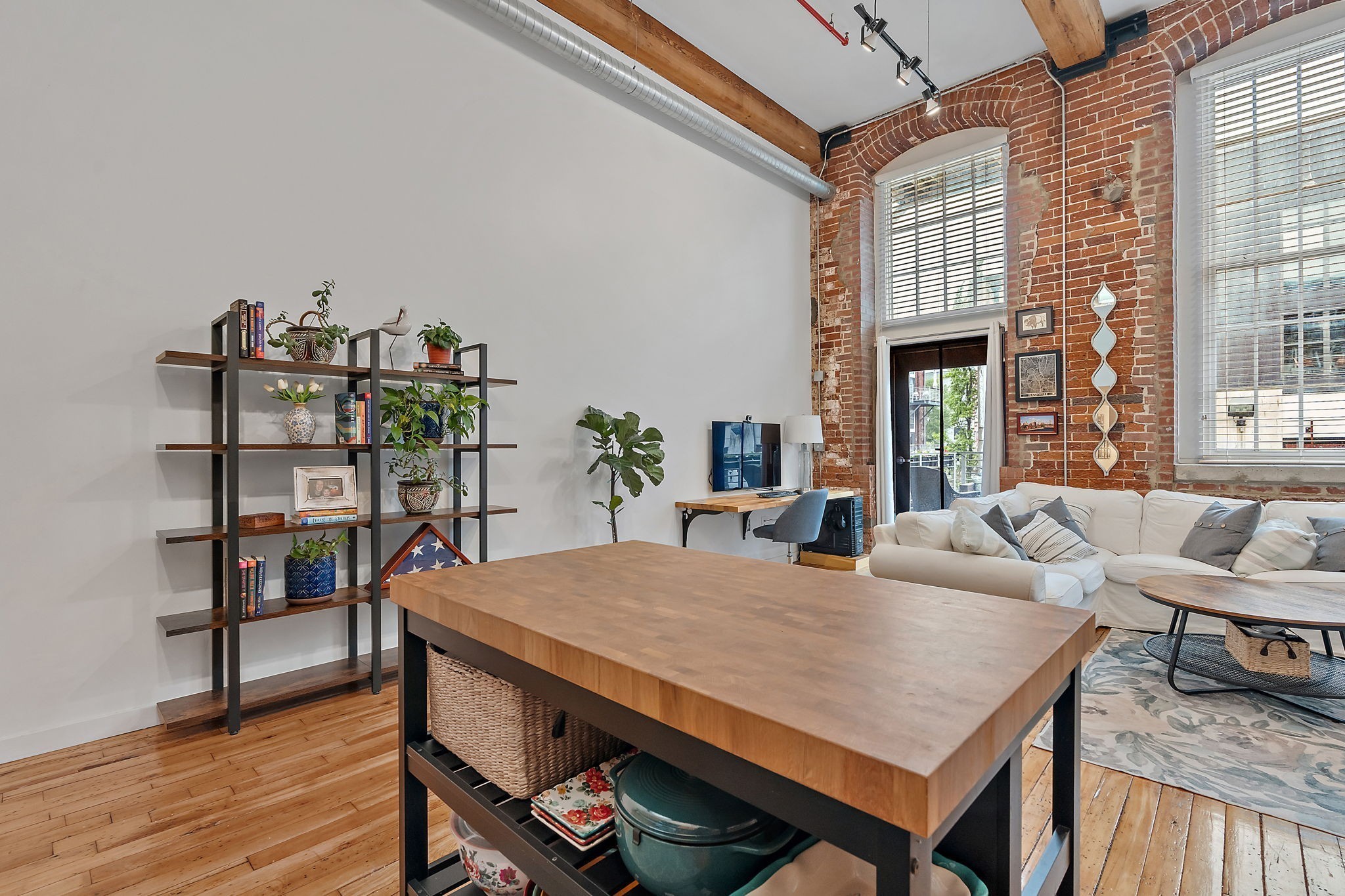 1350 Rosa L Parks Blvd Unit: 329