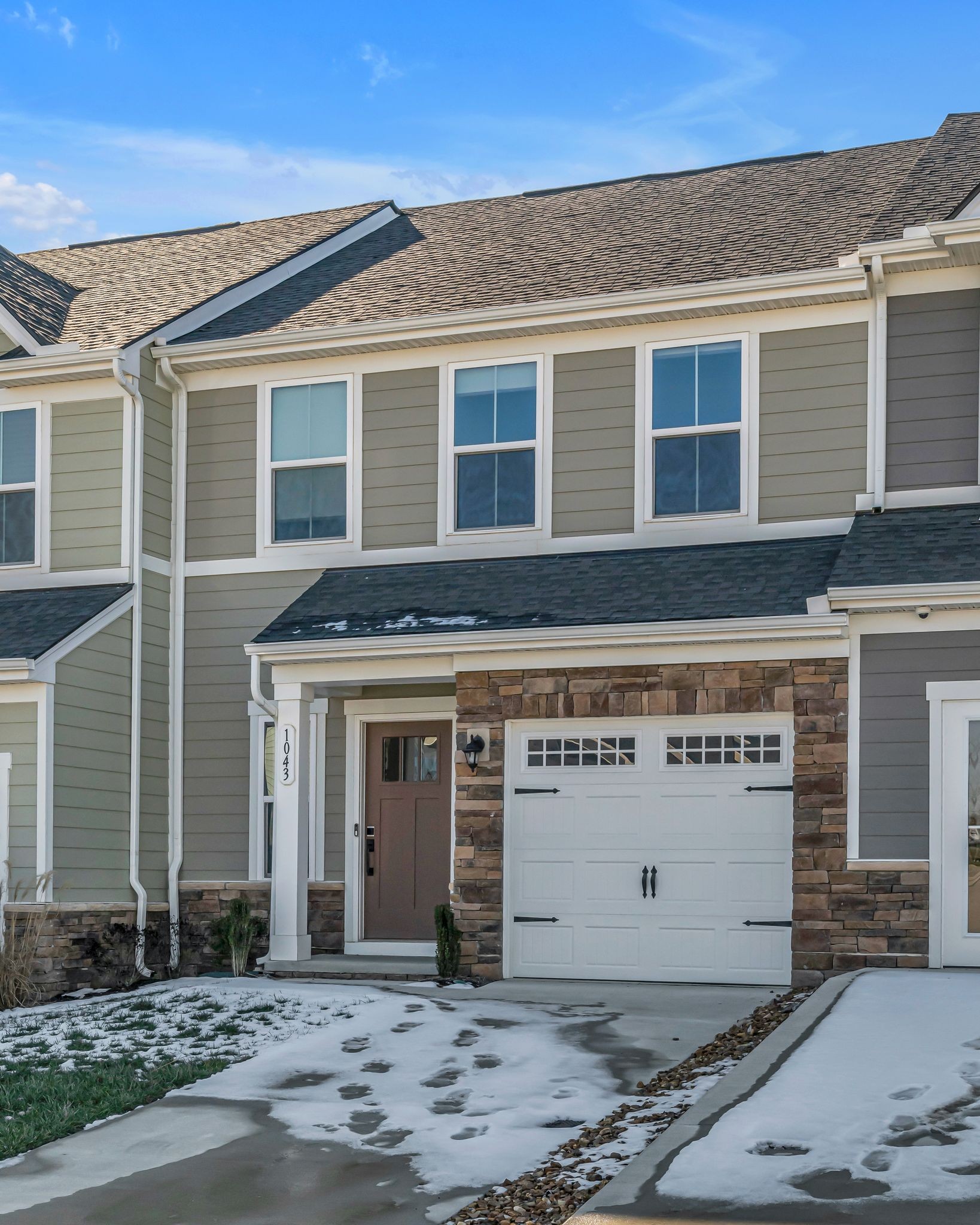 1043 Clendening Dr