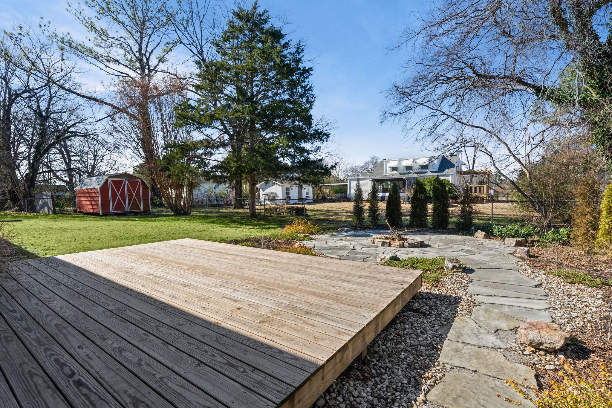 2015 Riverwood Dr
