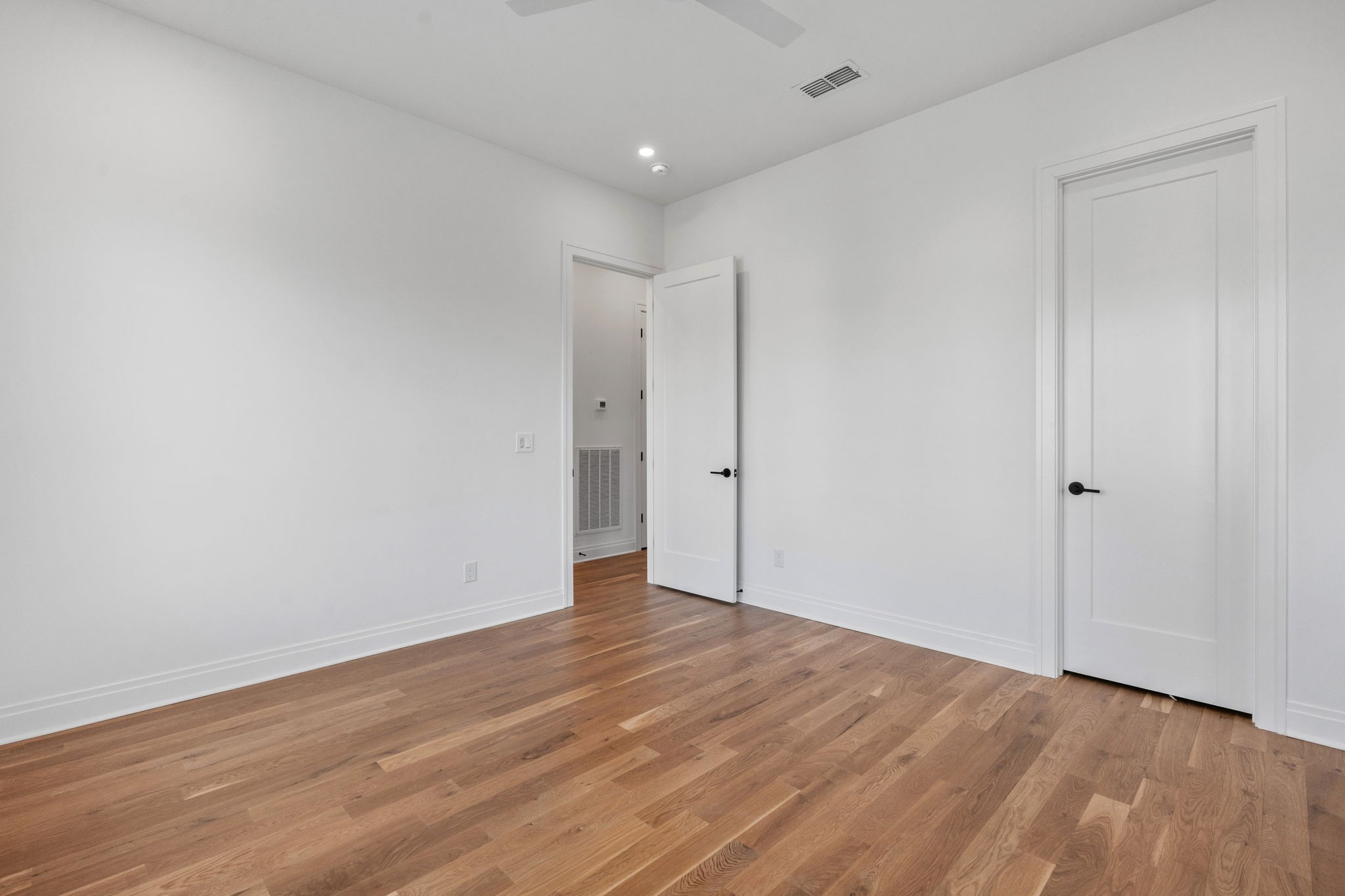 919B Kirkwood Ave