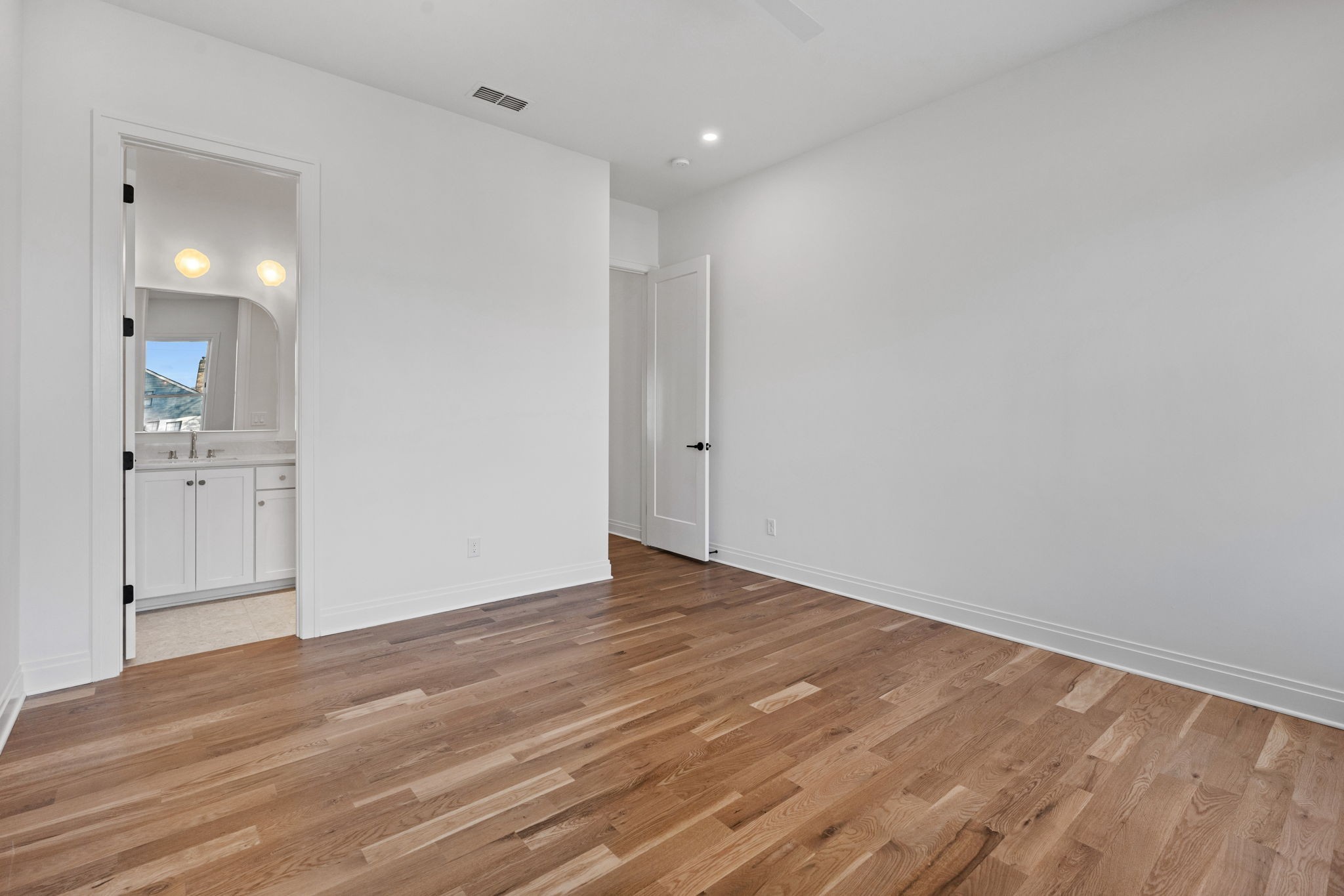 919B Kirkwood Ave
