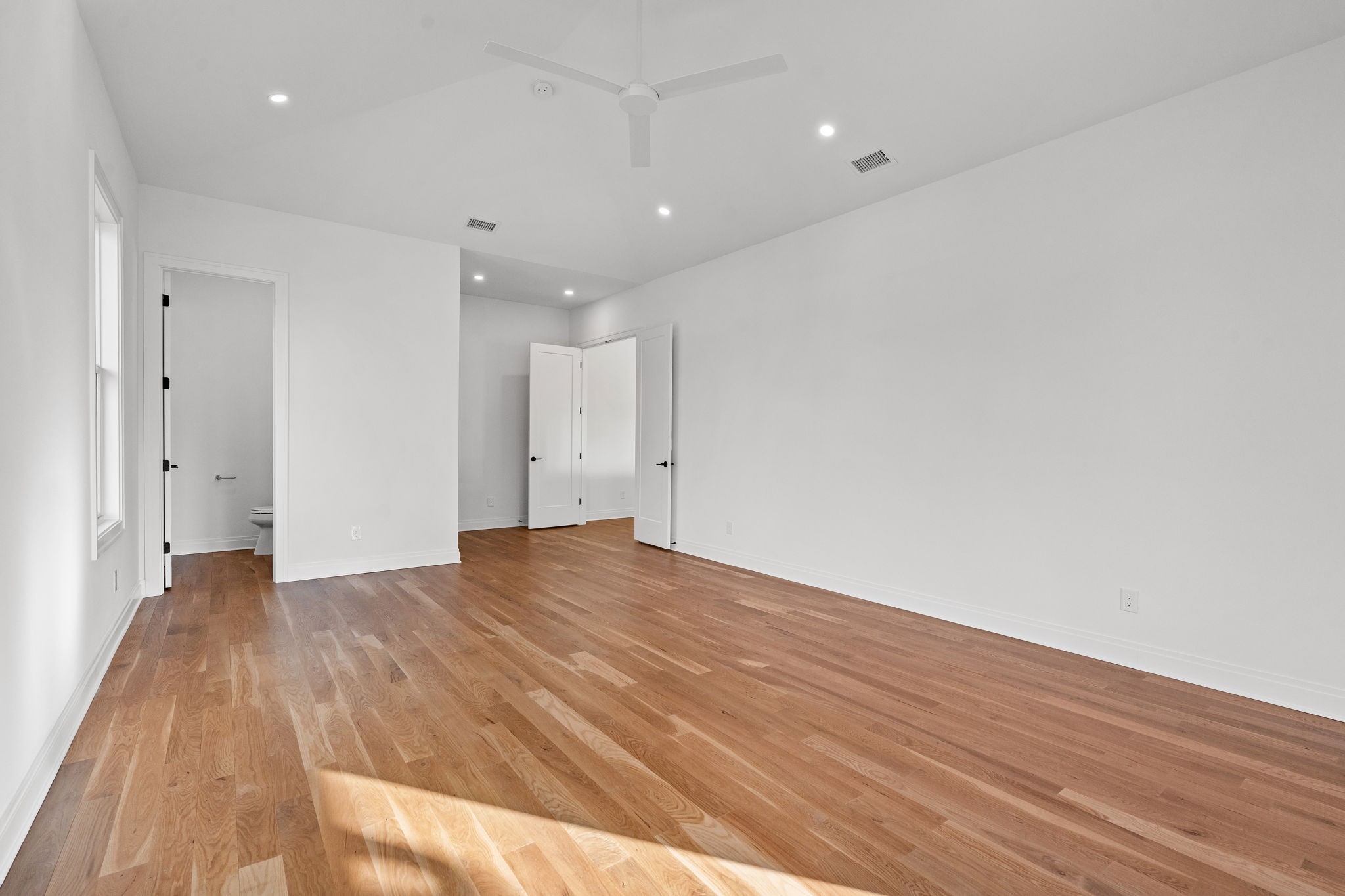 919B Kirkwood Ave
