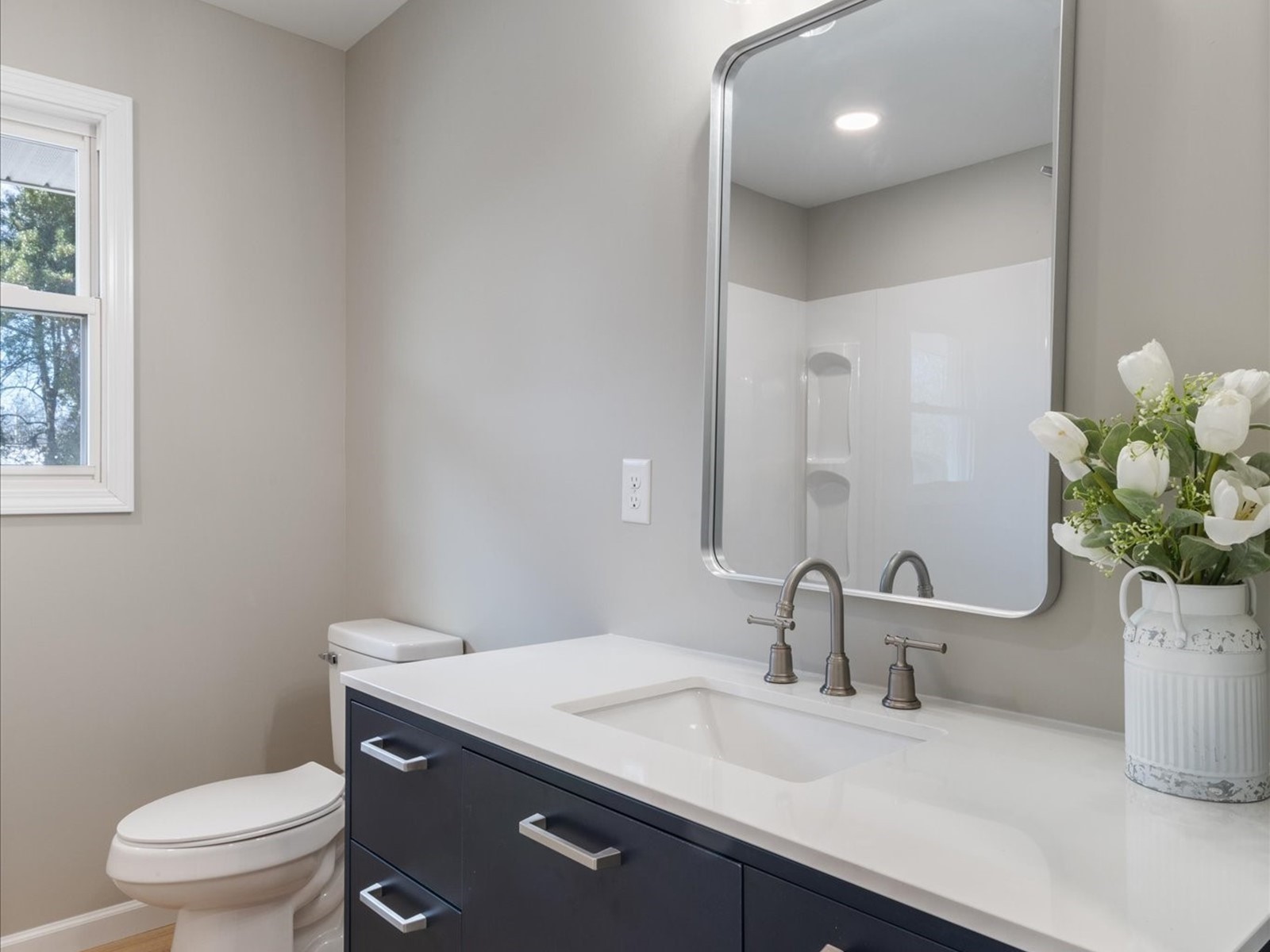 817 Fairlane Circle