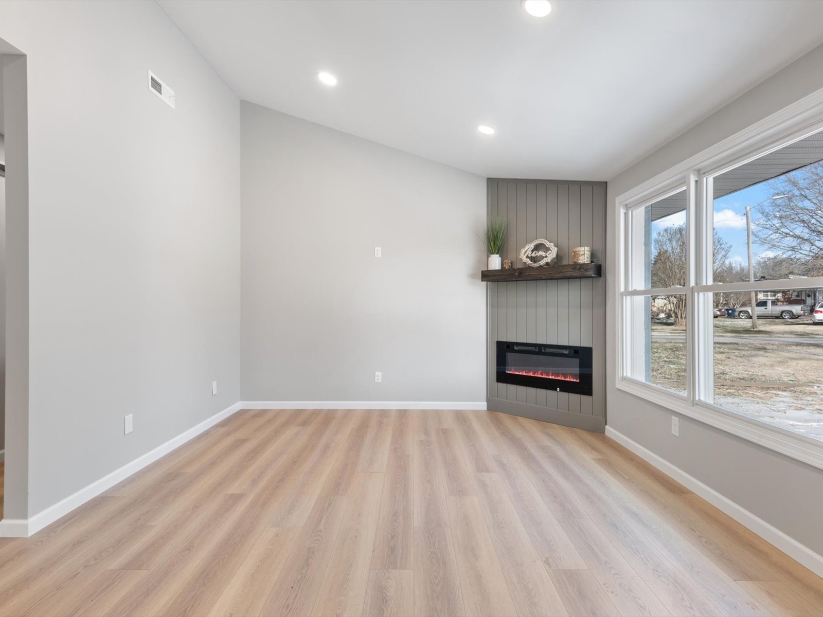 817 Fairlane Circle