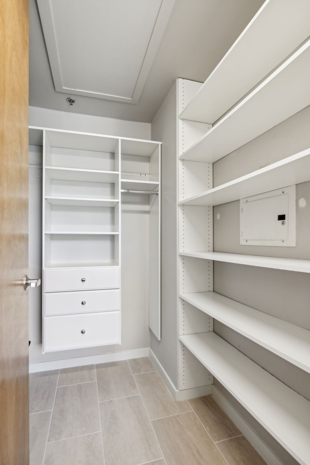 600 12th Ave, S Unit: 1712