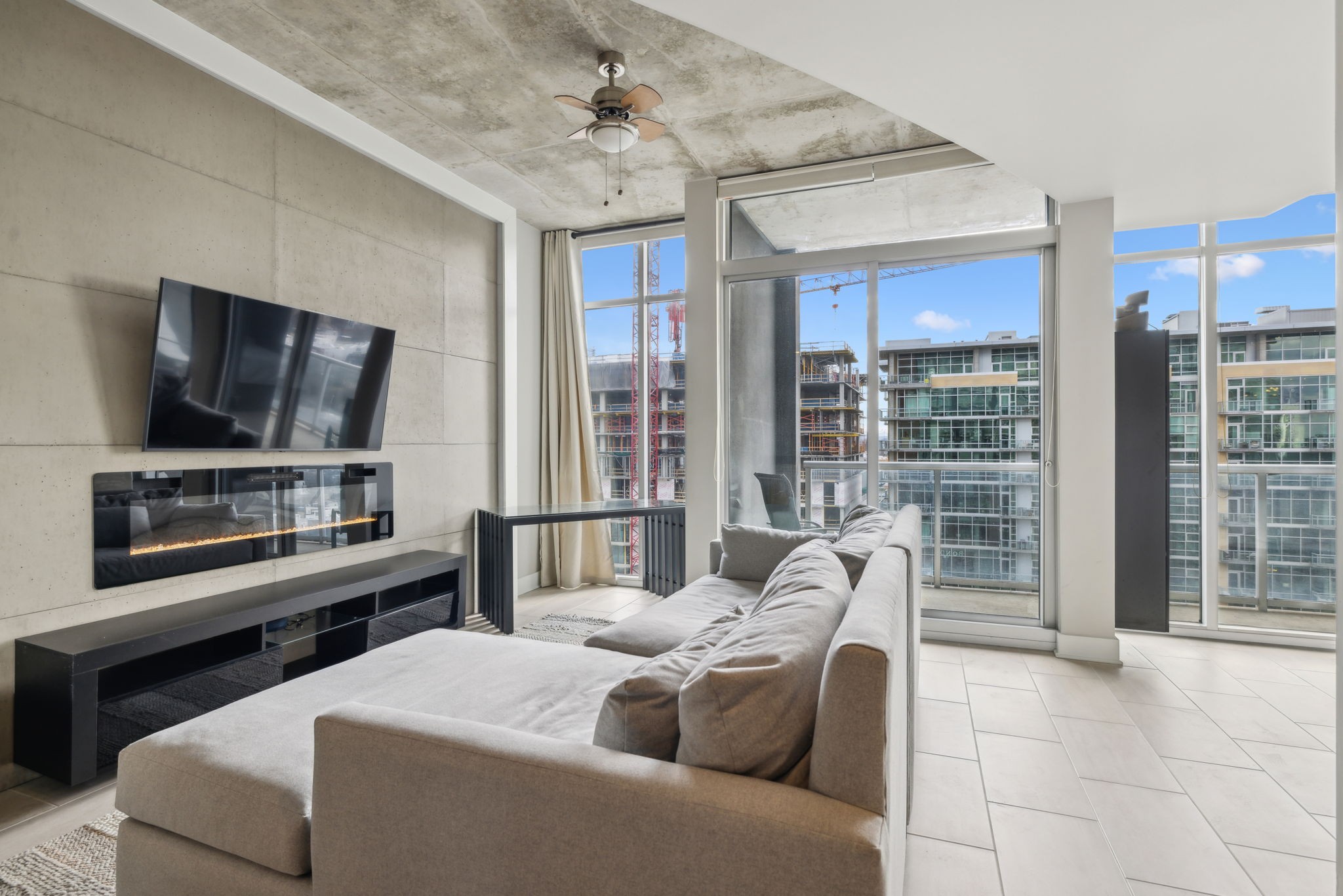 600 12th Ave, S Unit: 1712