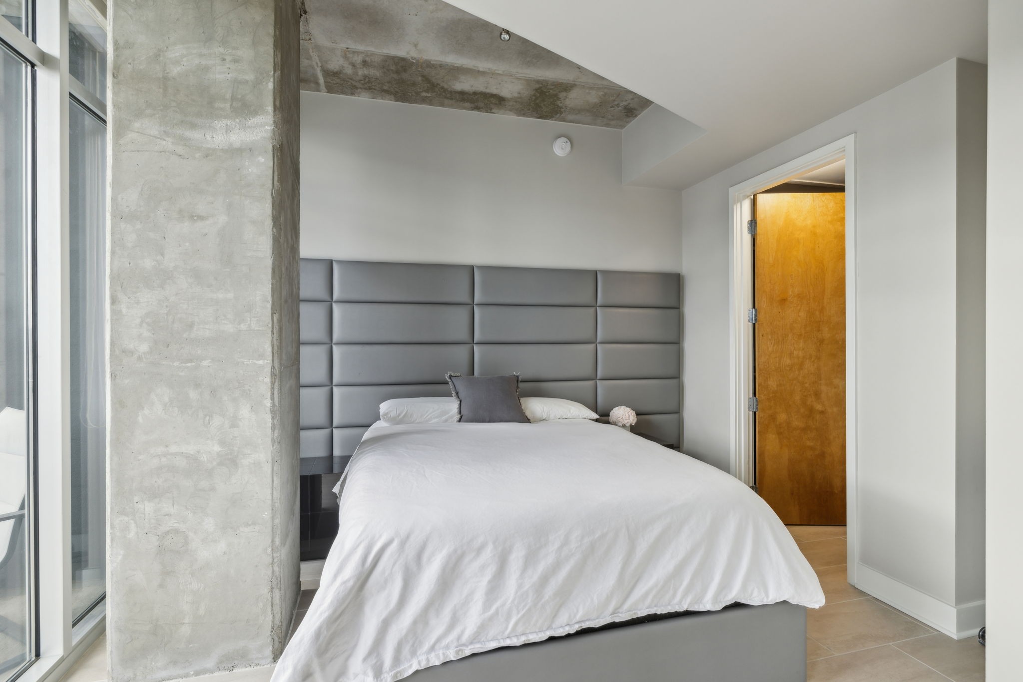 600 12th Ave, S Unit: 1712