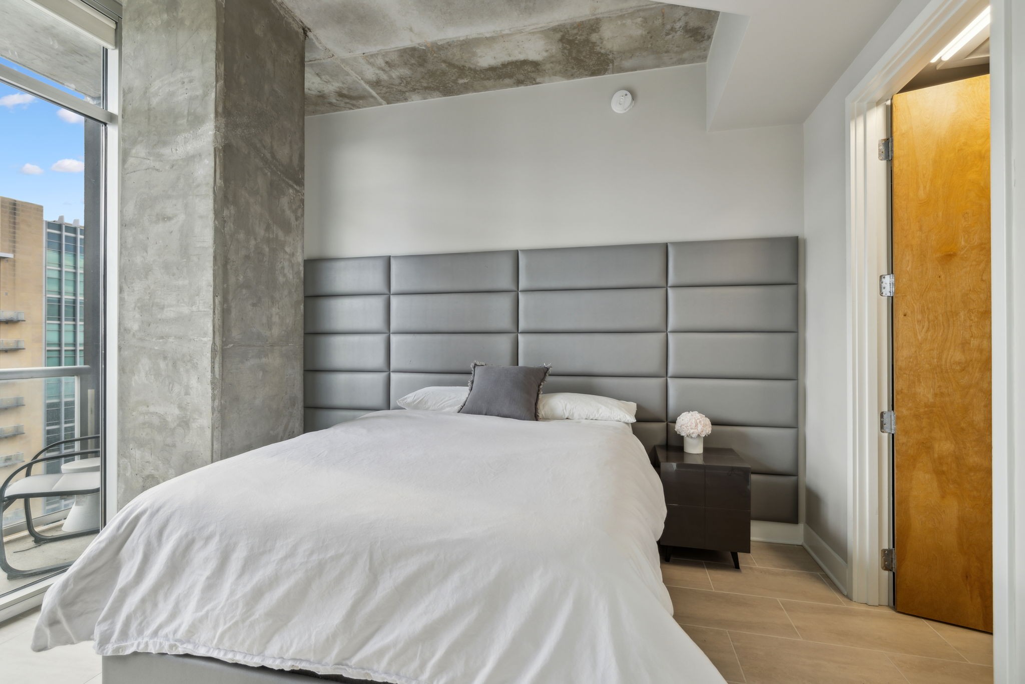 600 12th Ave, S Unit: 1712