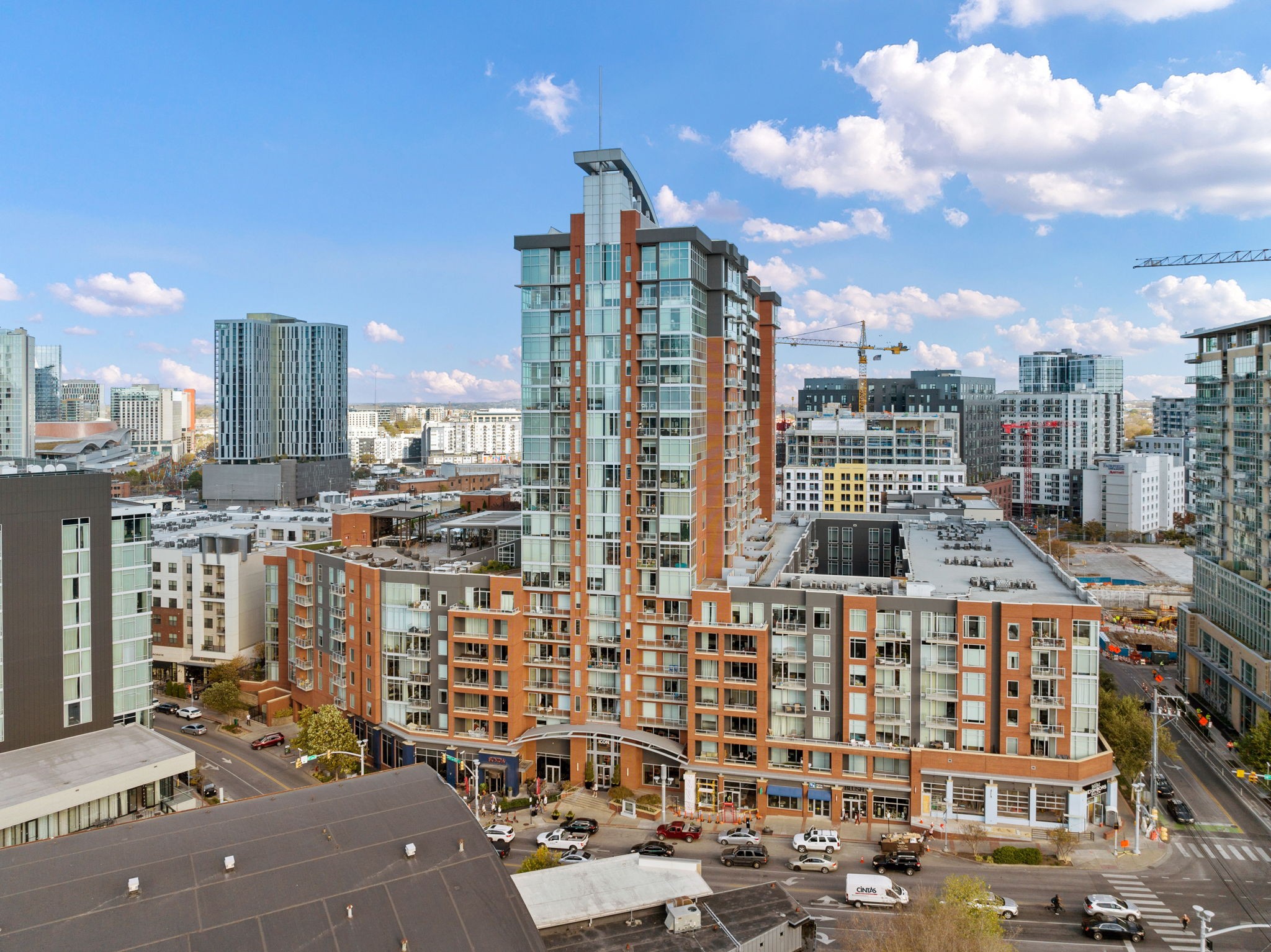 600 12th Ave, S Unit: 1712