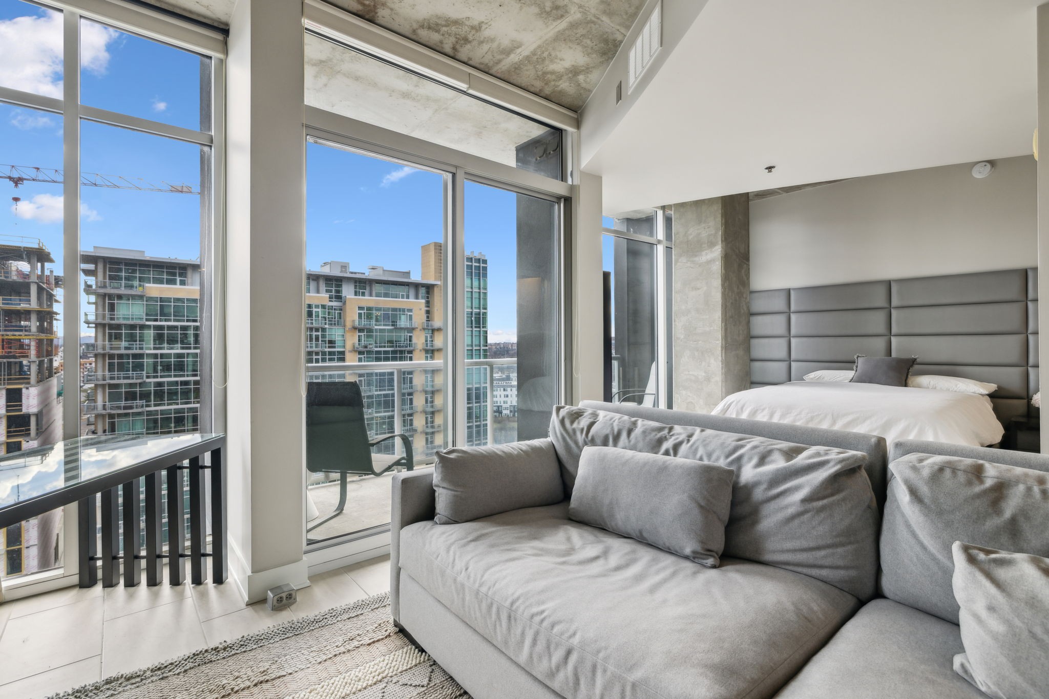 600 12th Ave, S Unit: 1712