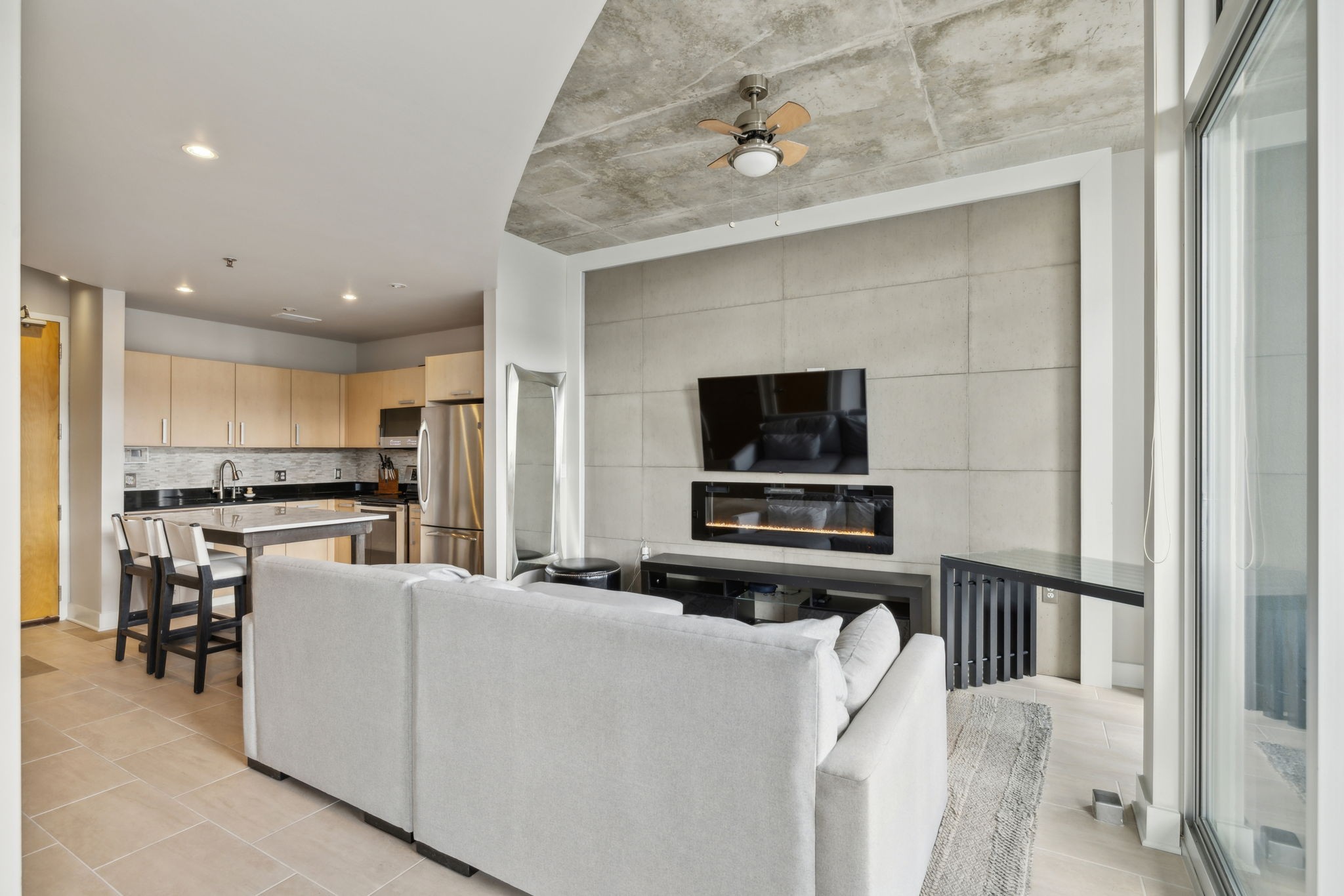 600 12th Ave, S Unit: 1712