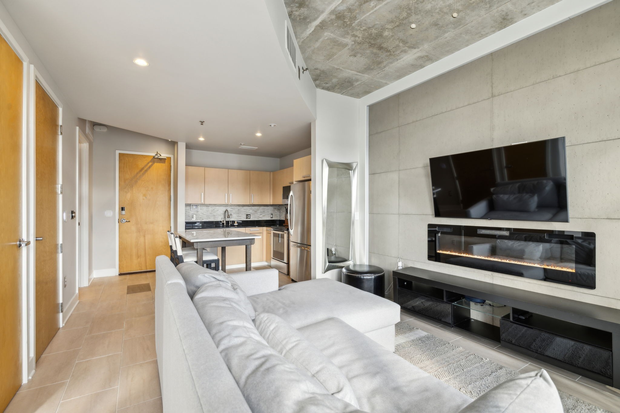 600 12th Ave, S Unit: 1712