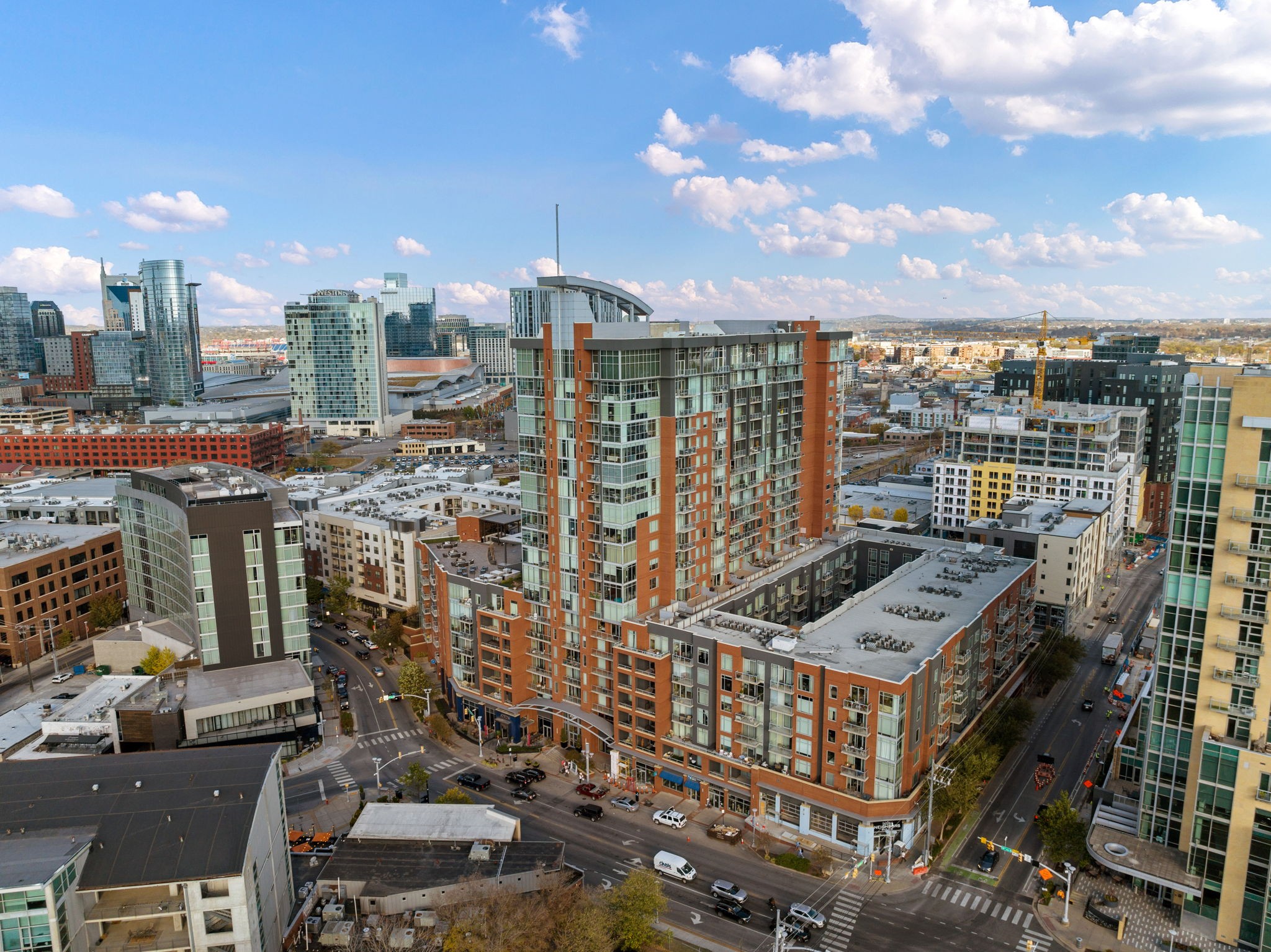 600 12th Ave, S Unit: 1712