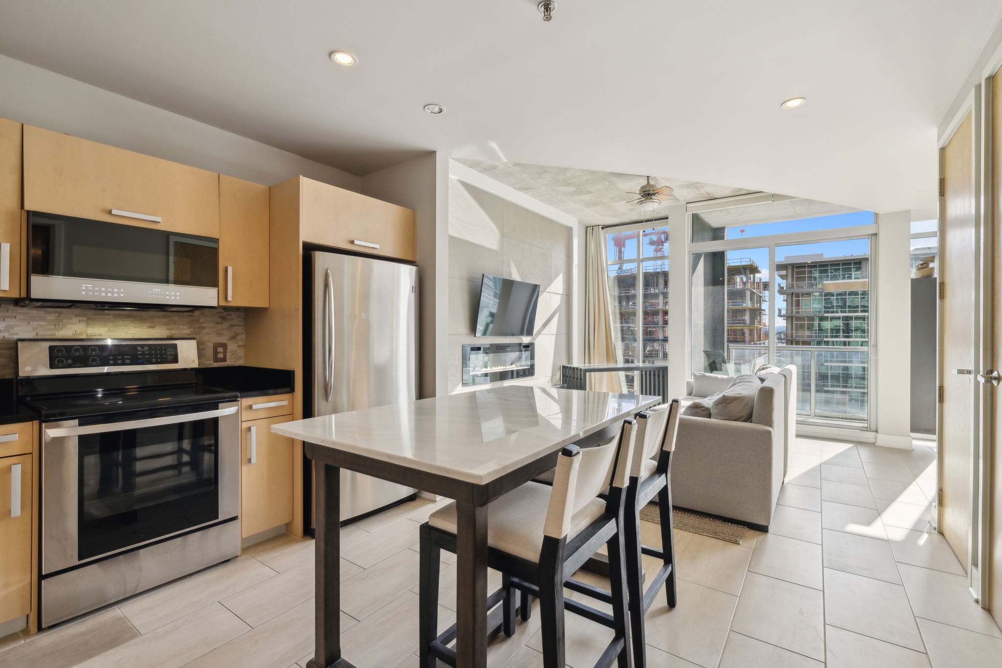 600 12th Ave, S Unit: 1712