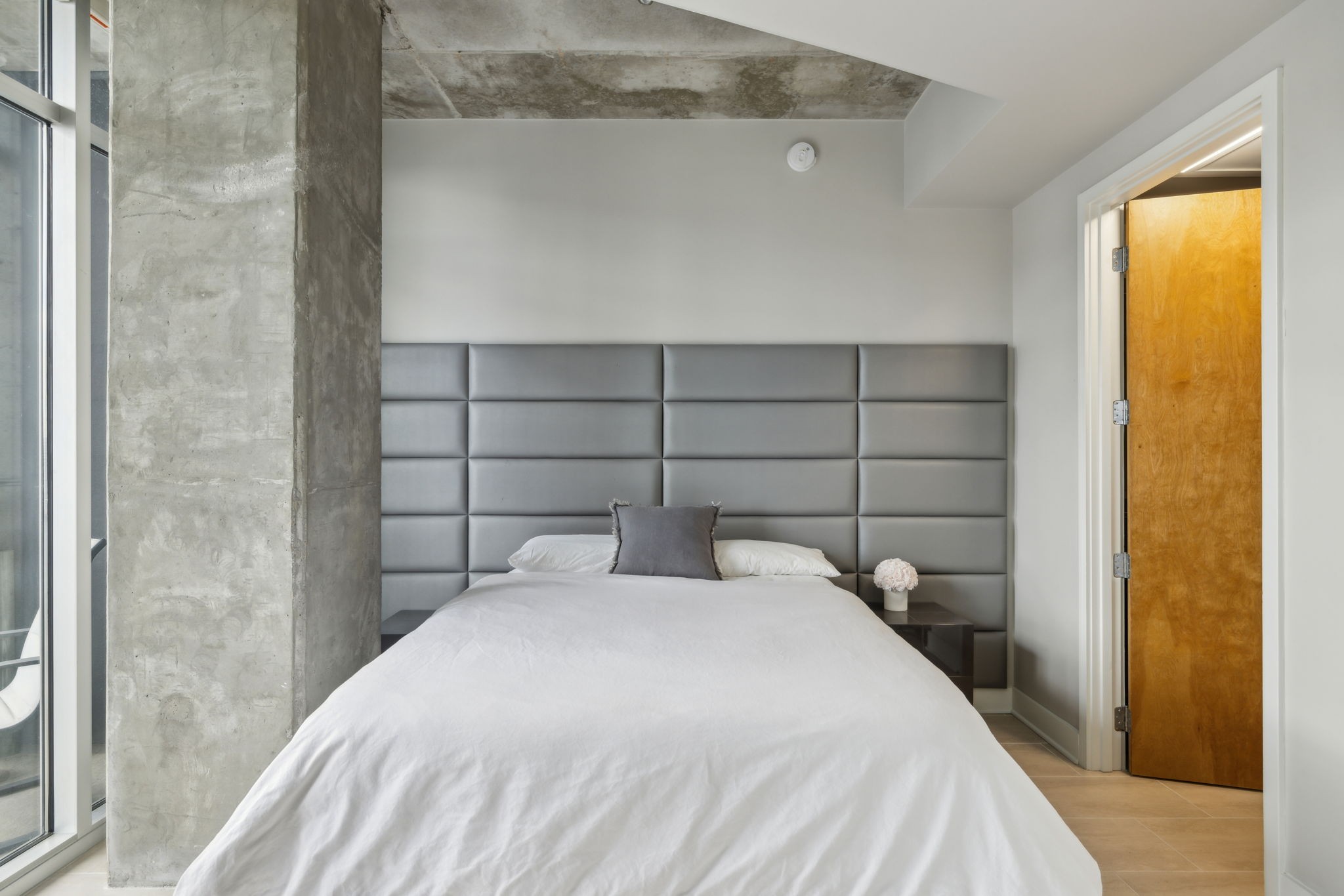 600 12th Ave, S Unit: 1712