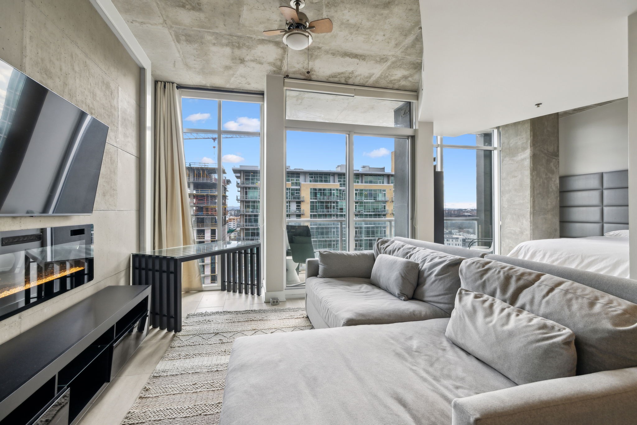 600 12th Ave, S Unit: 1712