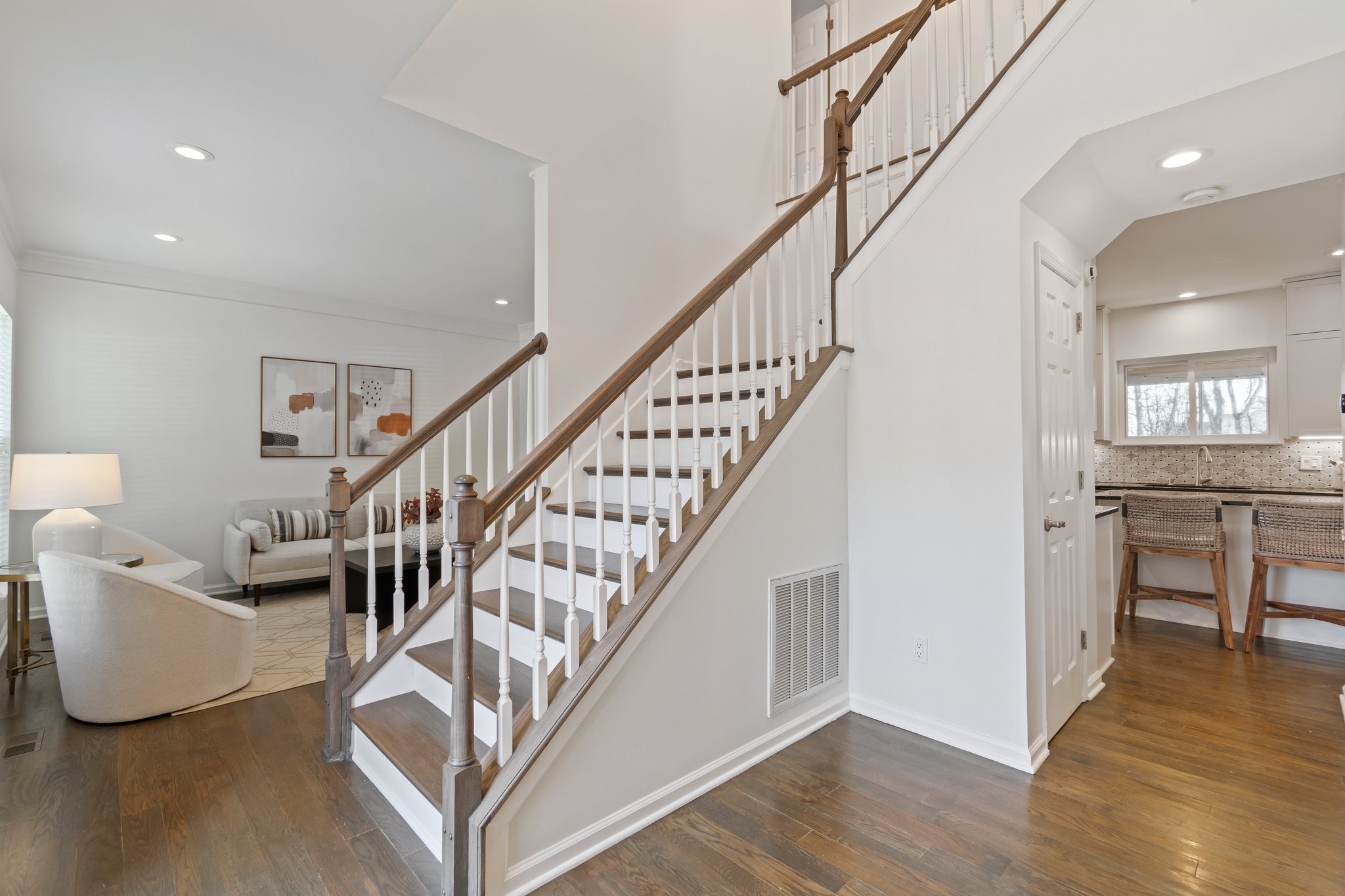 222 Lighthouse Ter