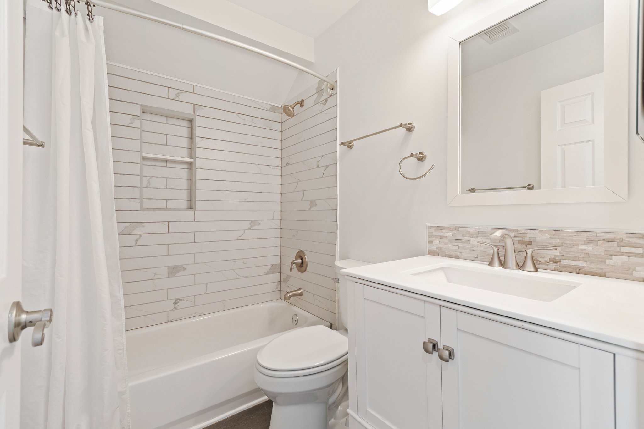 222 Lighthouse Ter